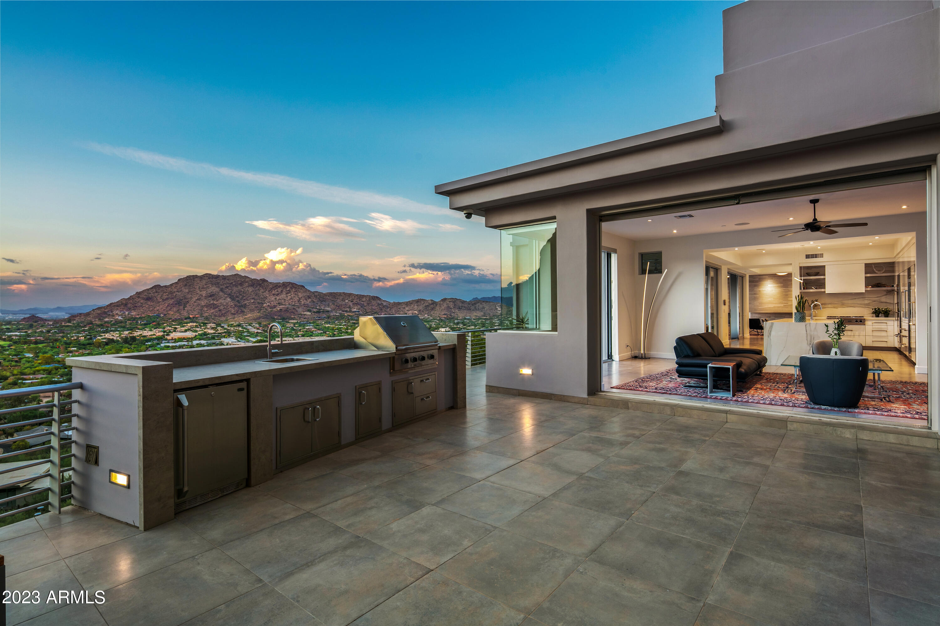 STONE CANYON EAST - Residential