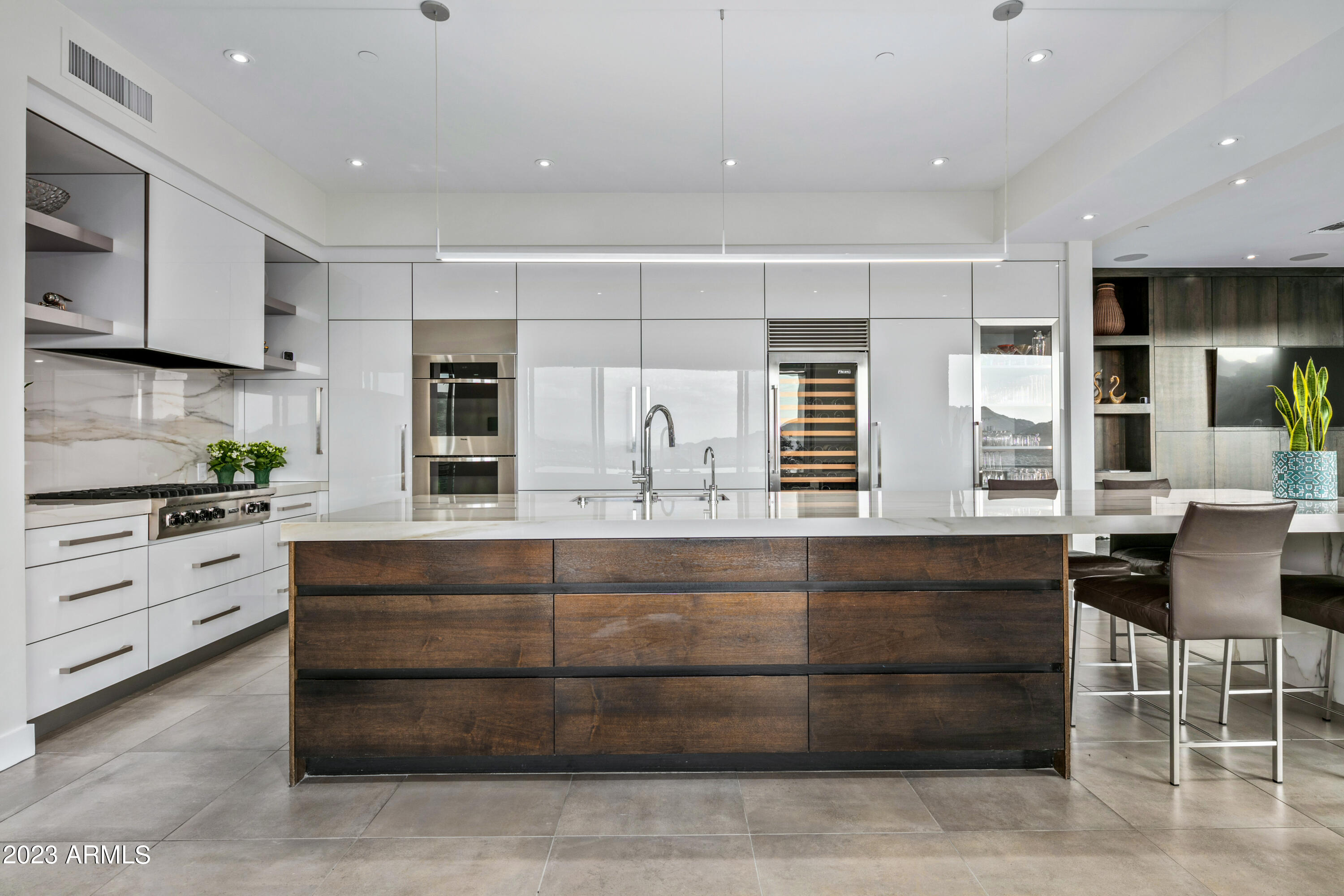STONE CANYON EAST - Residential
