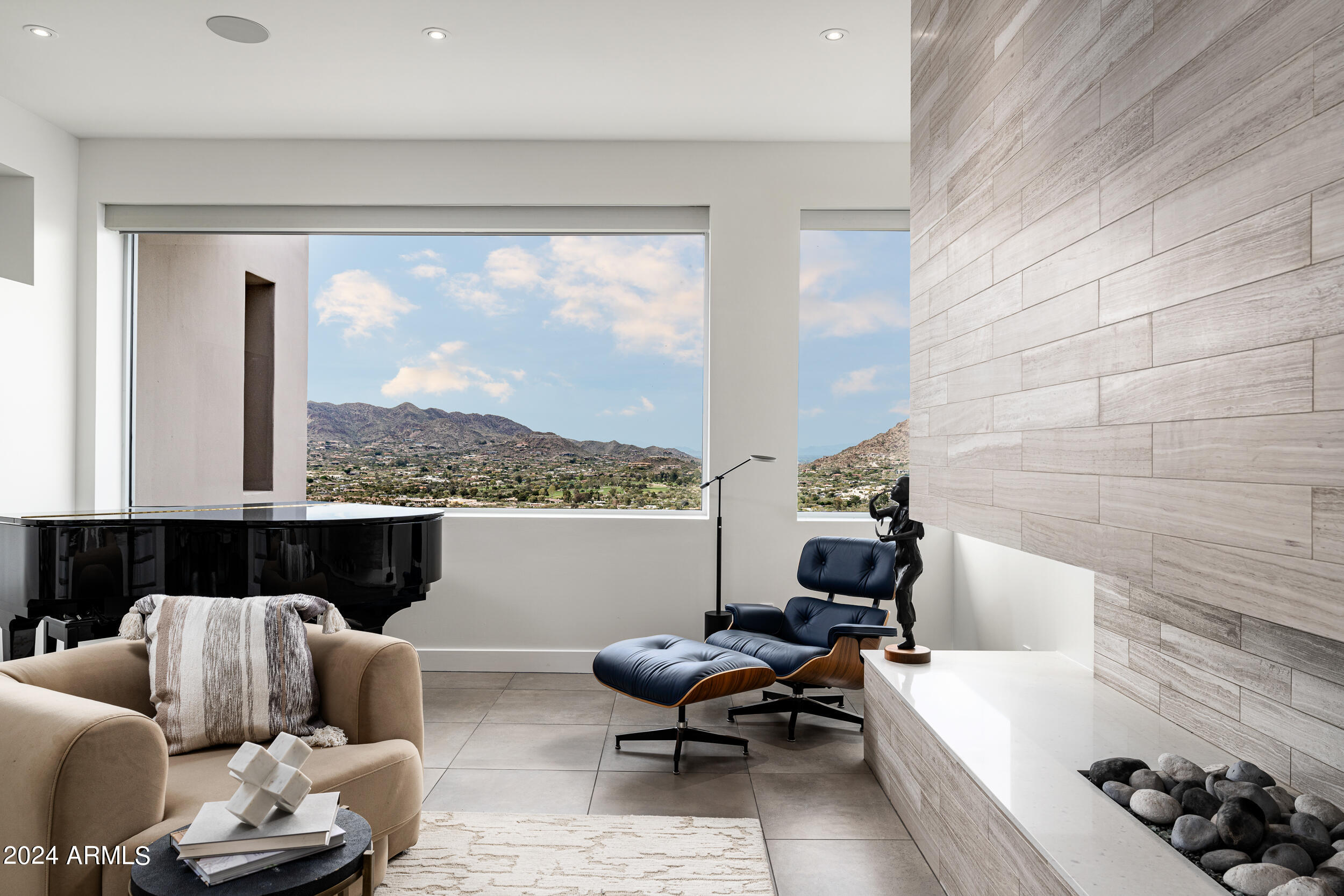 STONE CANYON EAST - Residential