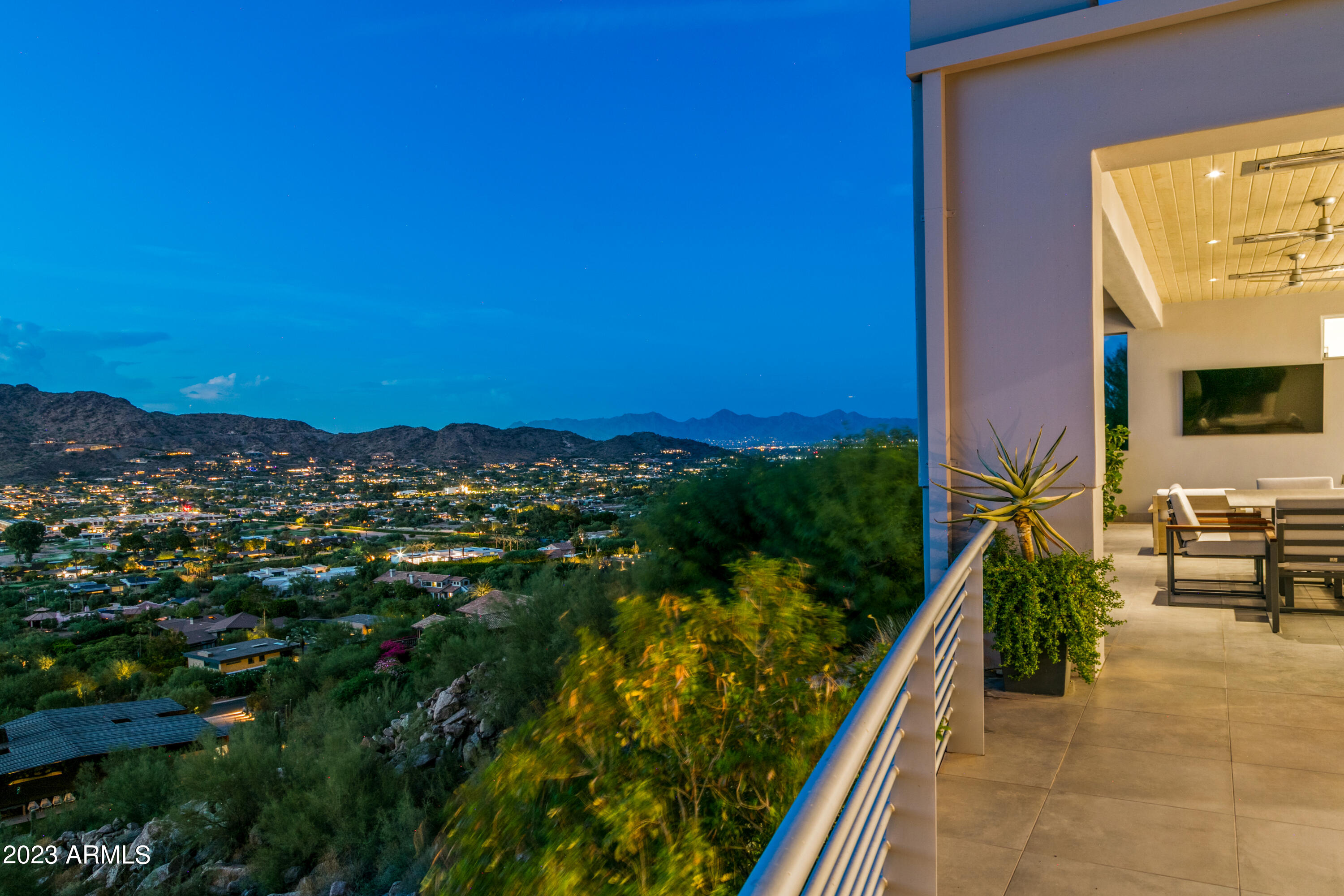 STONE CANYON EAST - Residential