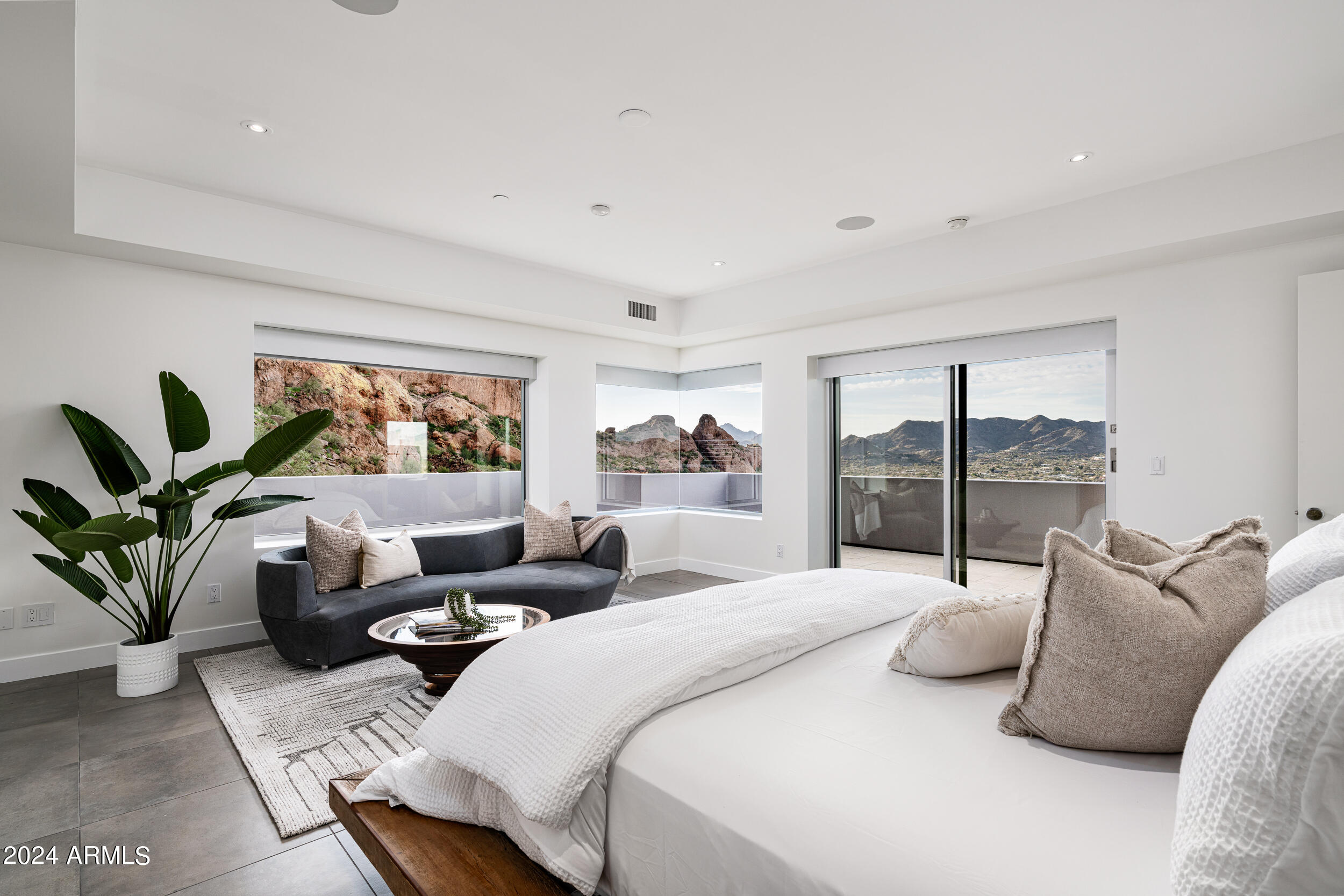 STONE CANYON EAST - Residential