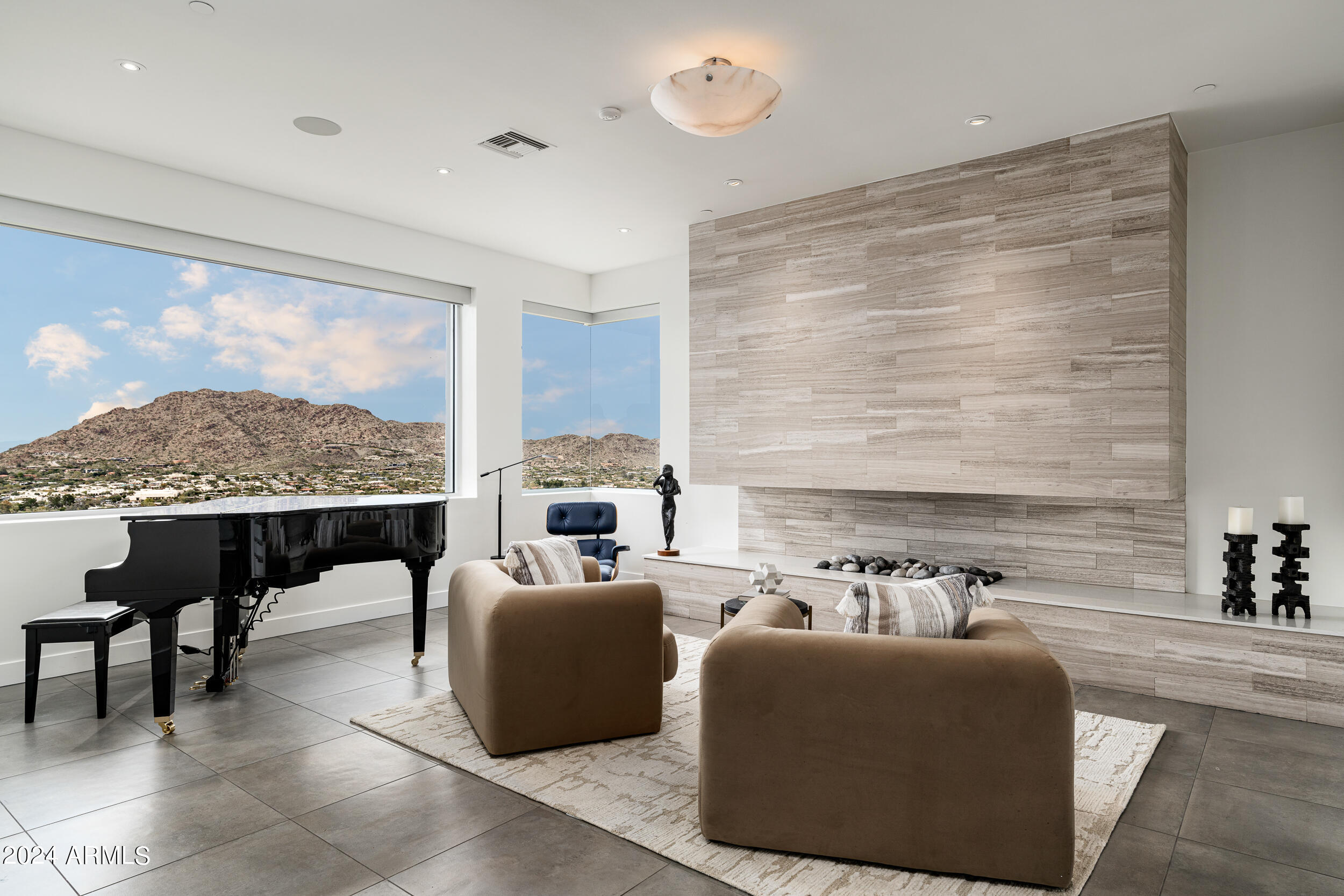 STONE CANYON EAST - Residential