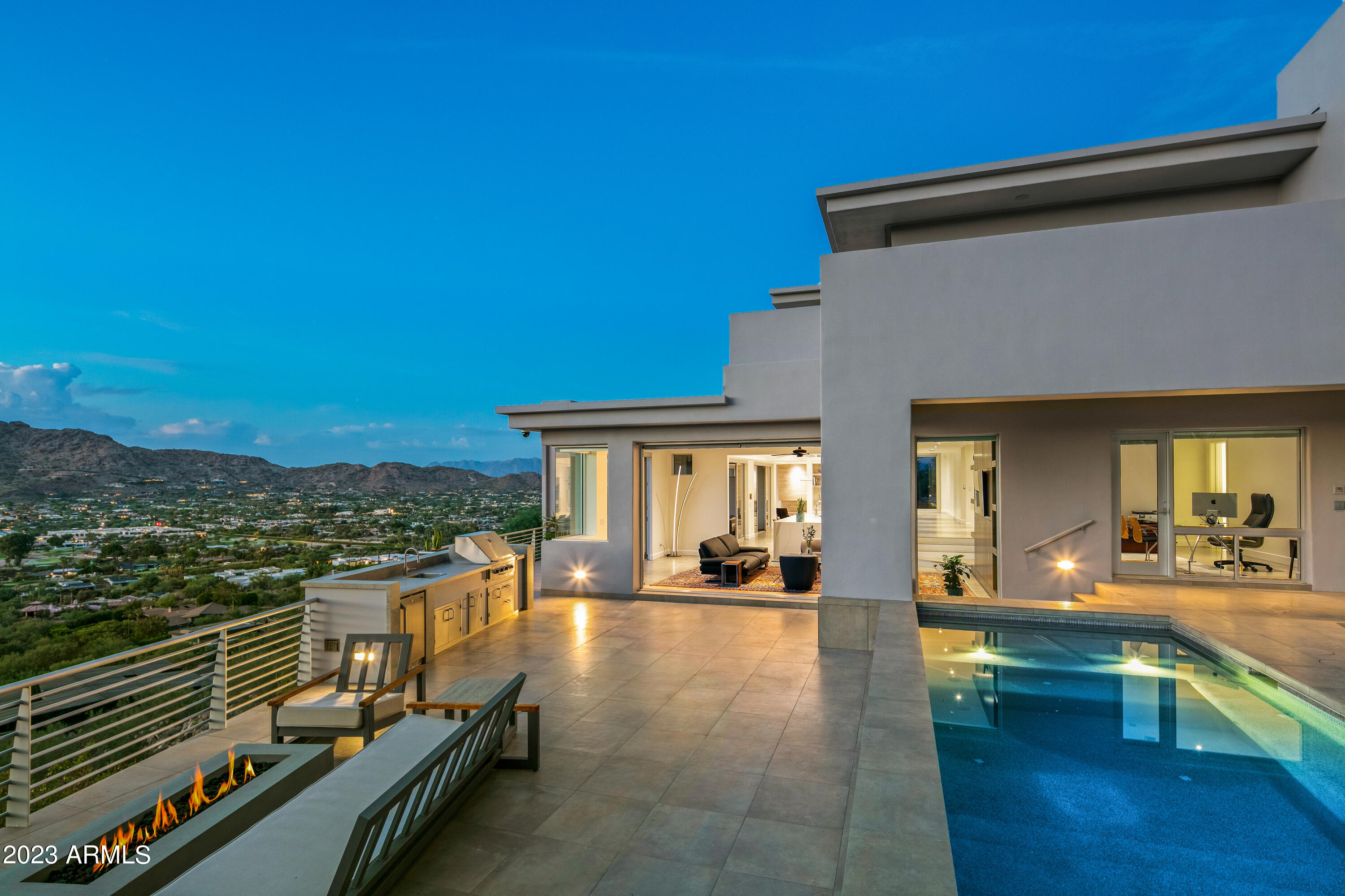 STONE CANYON EAST - Residential
