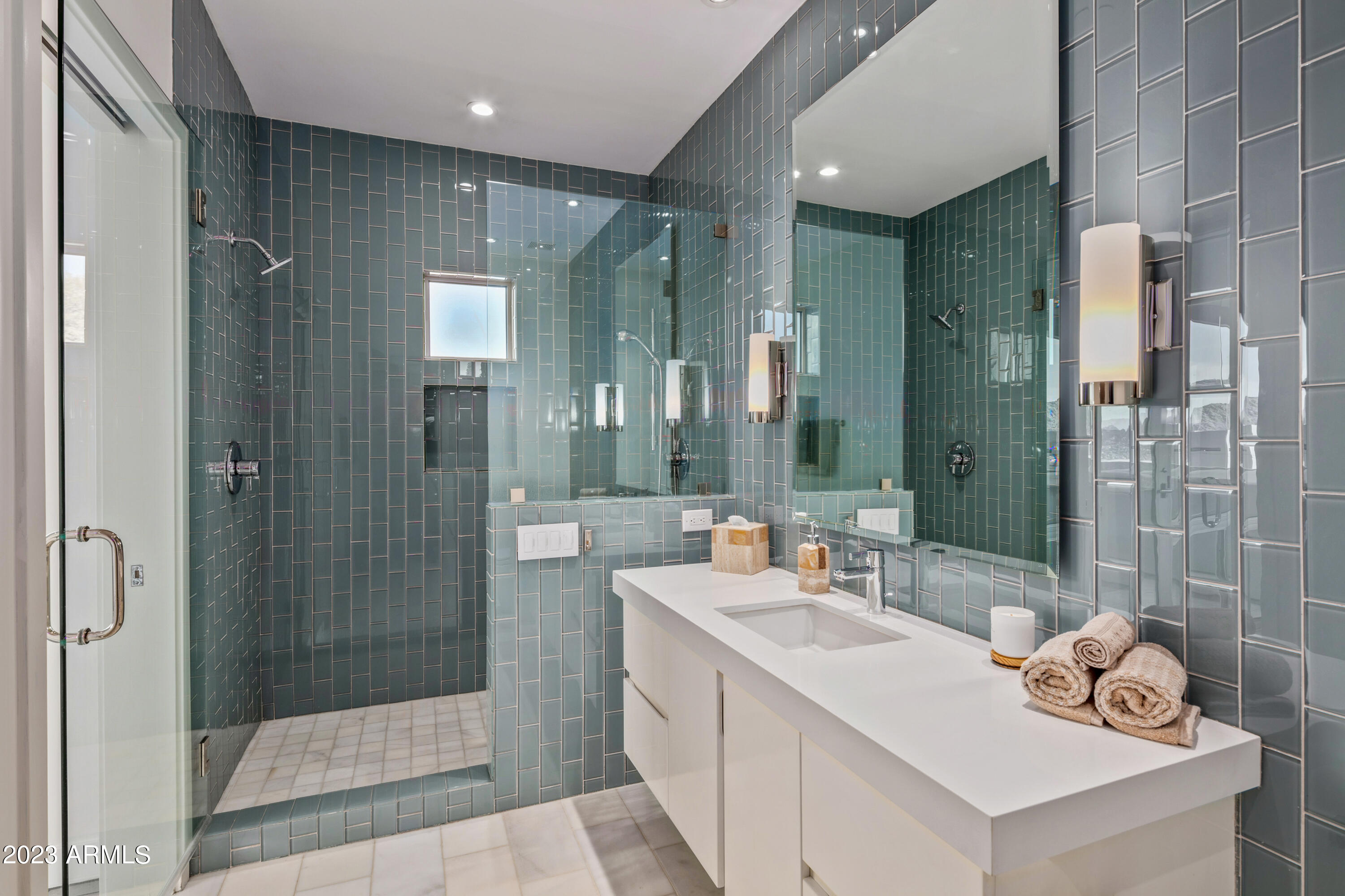 STONE CANYON EAST - Residential