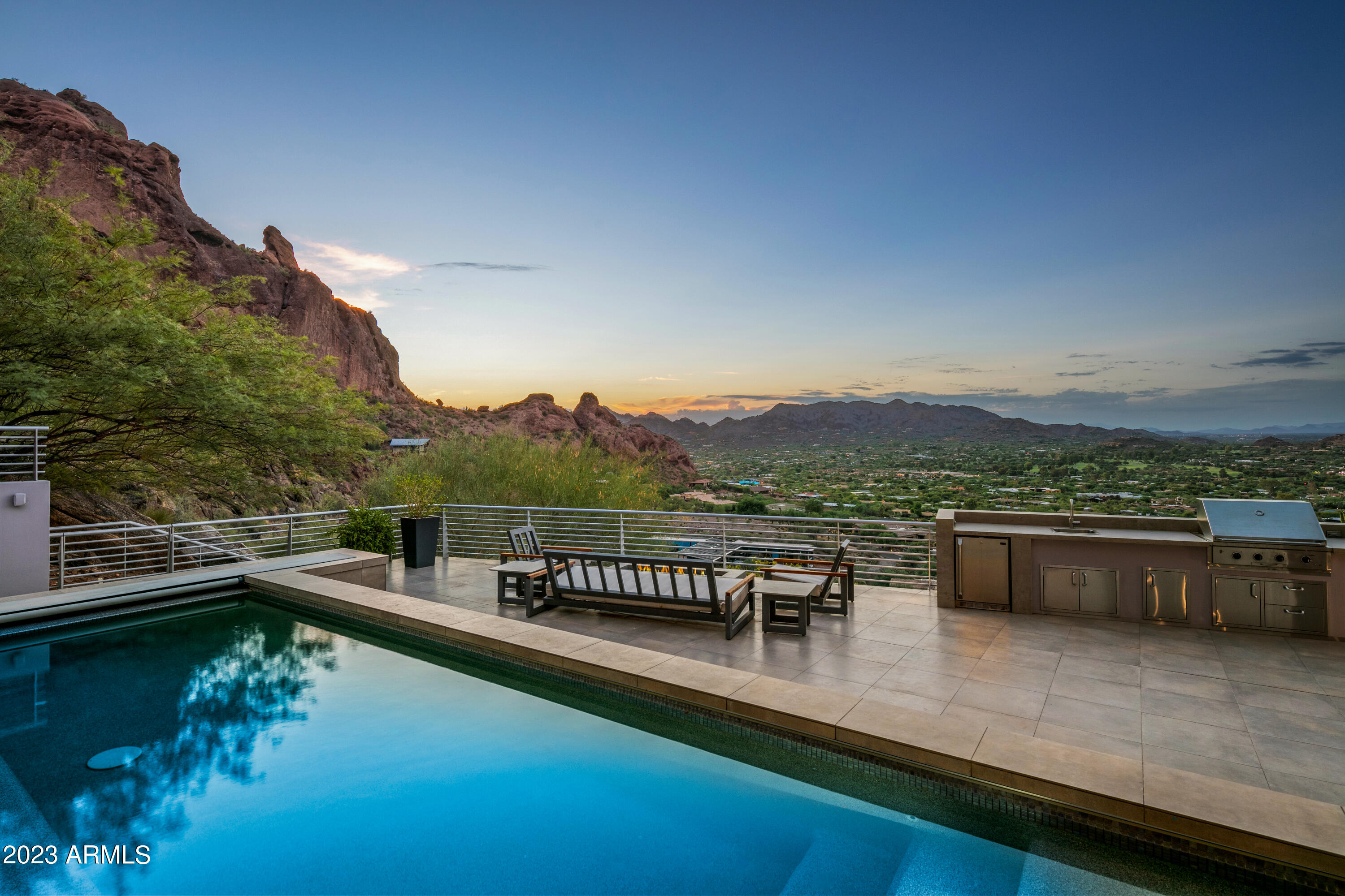 STONE CANYON EAST - Residential