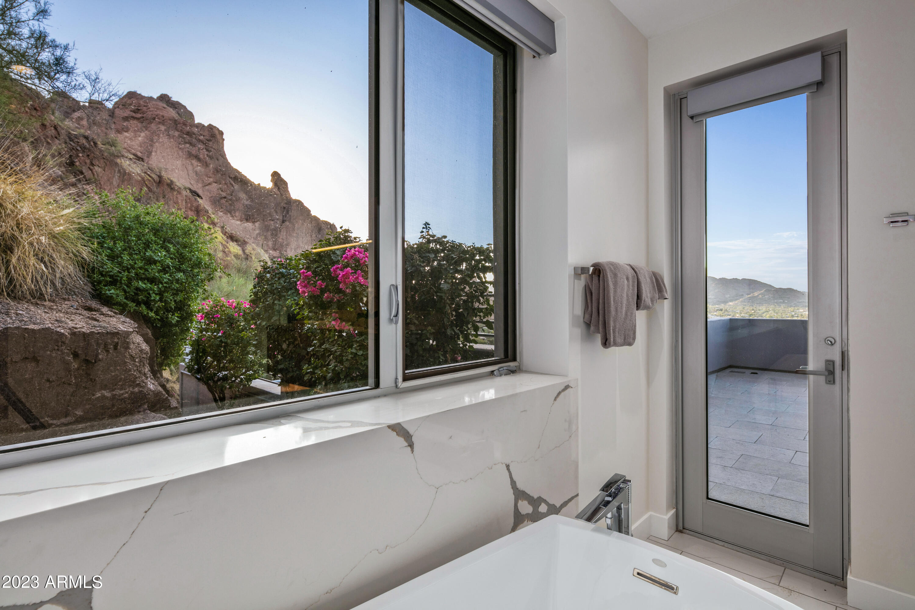 STONE CANYON EAST - Residential