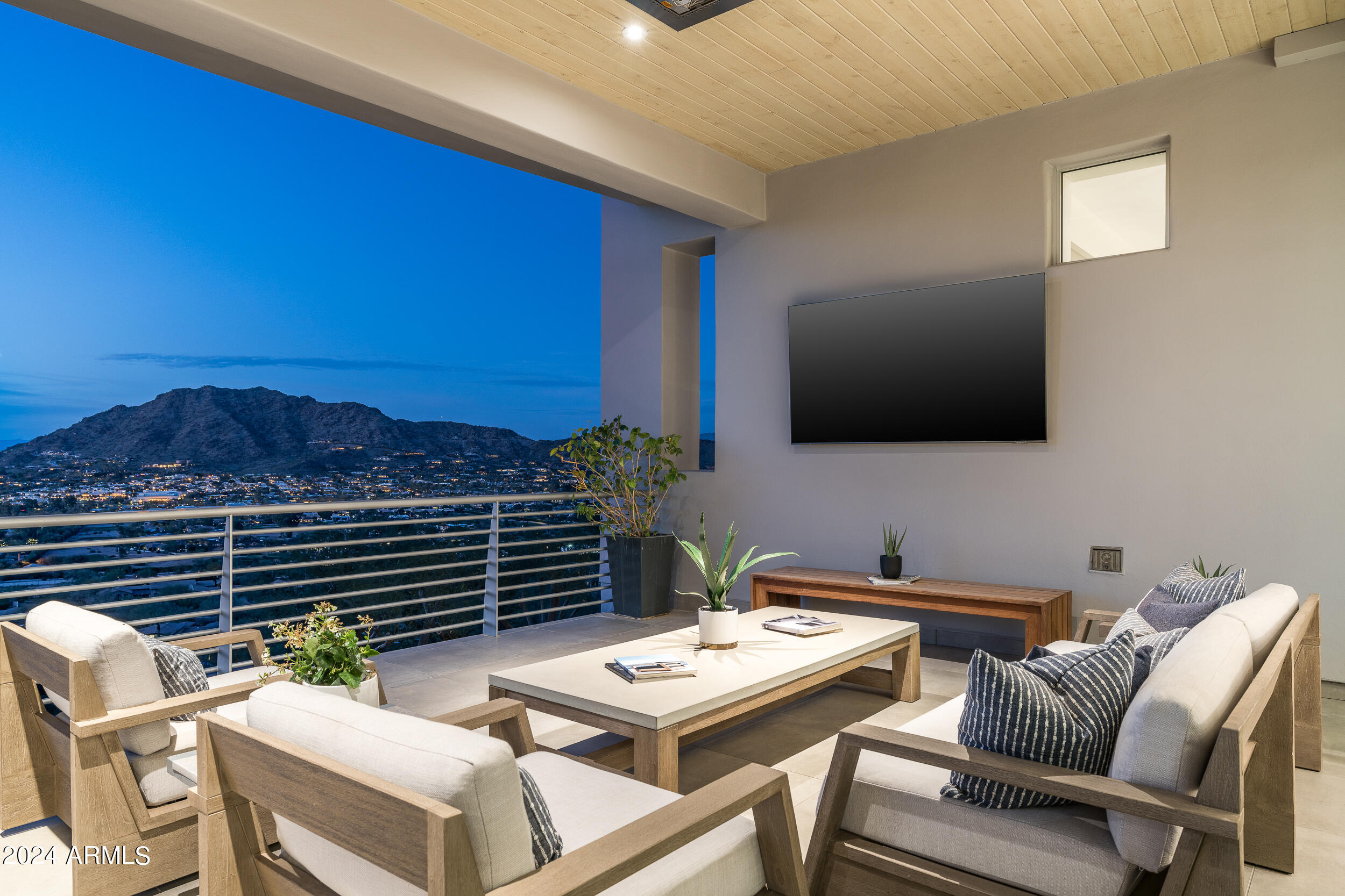 STONE CANYON EAST - Residential
