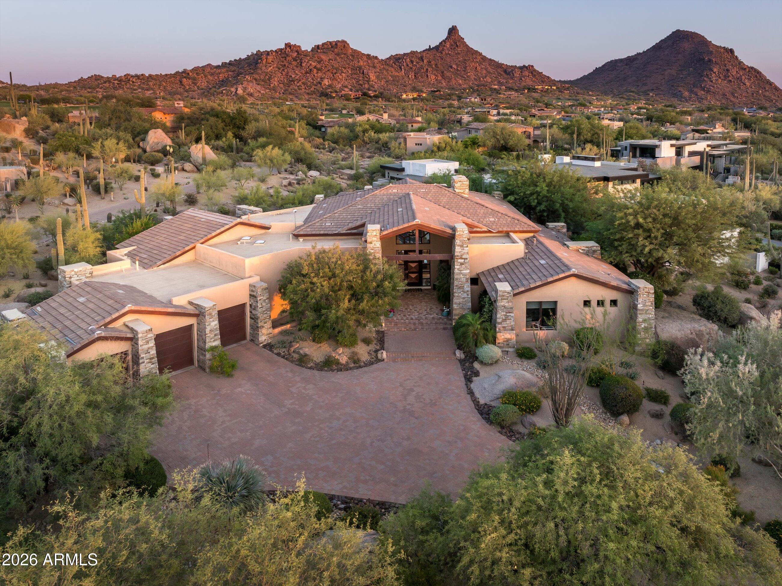 ESTANCIA - Residential