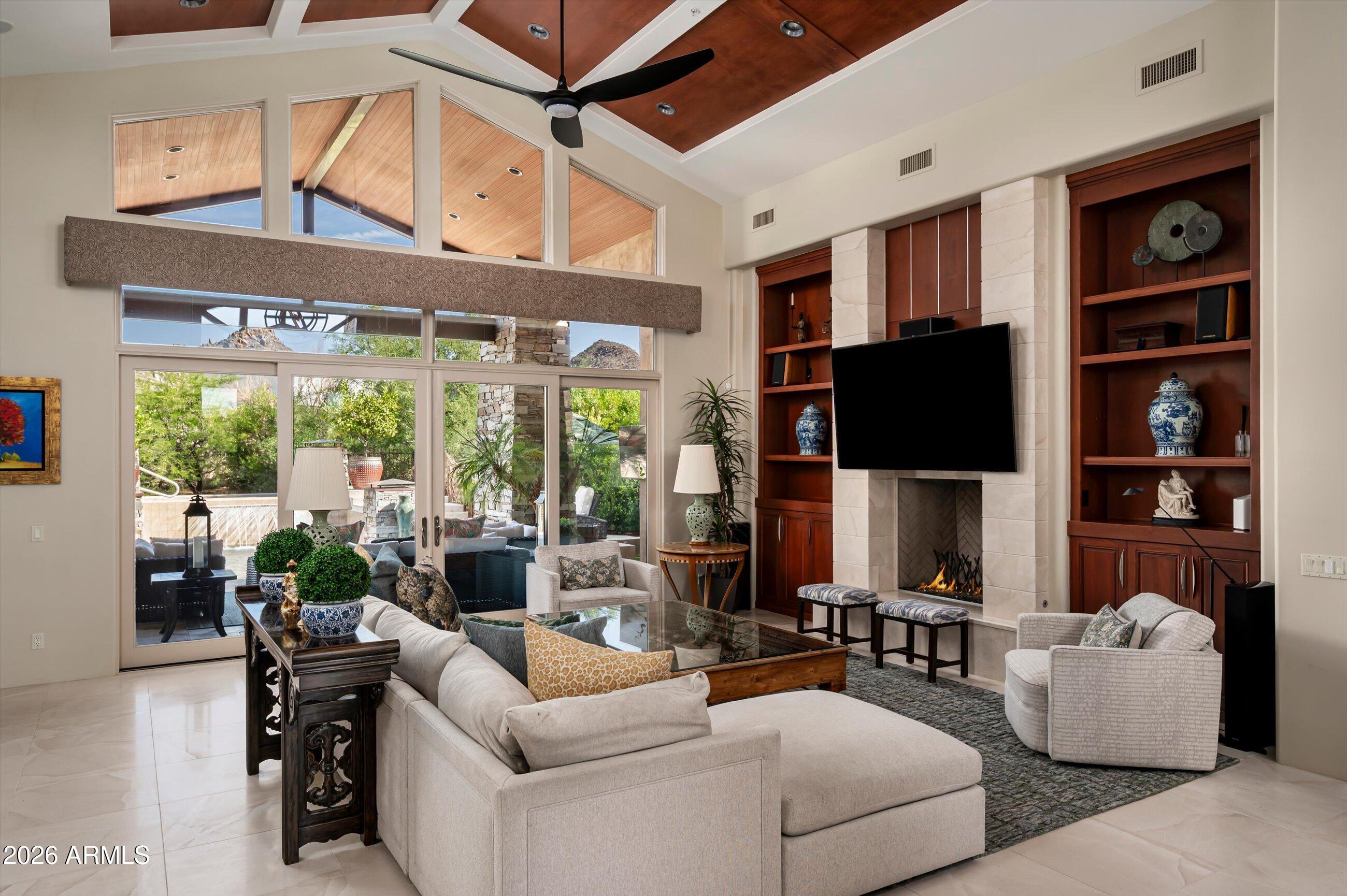 ESTANCIA - Residential