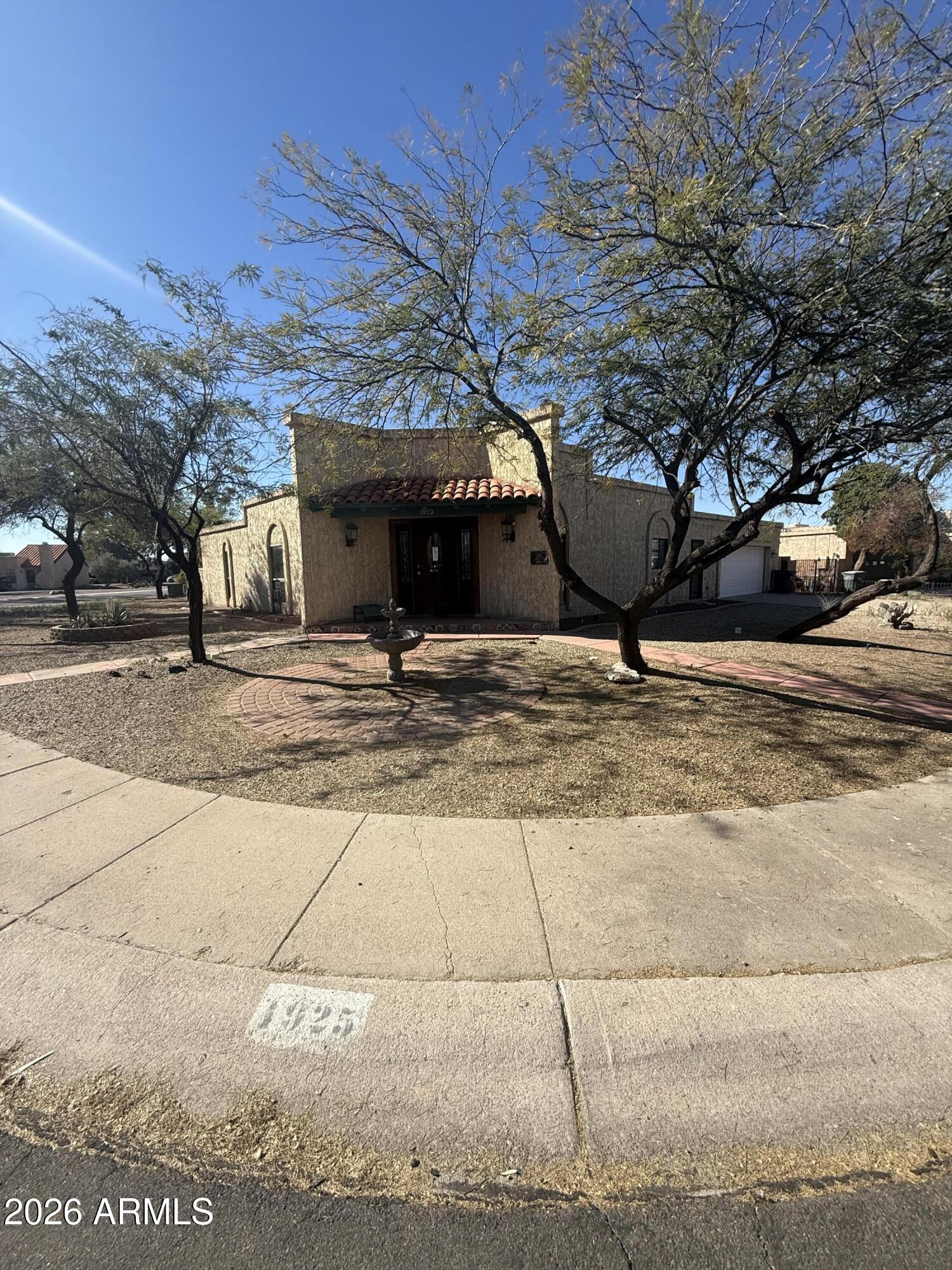 Short Sale Price Approved! Must have proof of funds and estimated settlement statement turned in with offer.
check out this 3 bedroom 2 bathroom home in casa grande. It features a beautiful open concept living on an oversized lot with a pool and entertainment space for perfect arizona outdoor living!
Fair warning there is an active bee hive in the property. take the necessary pre-cautions when entering.