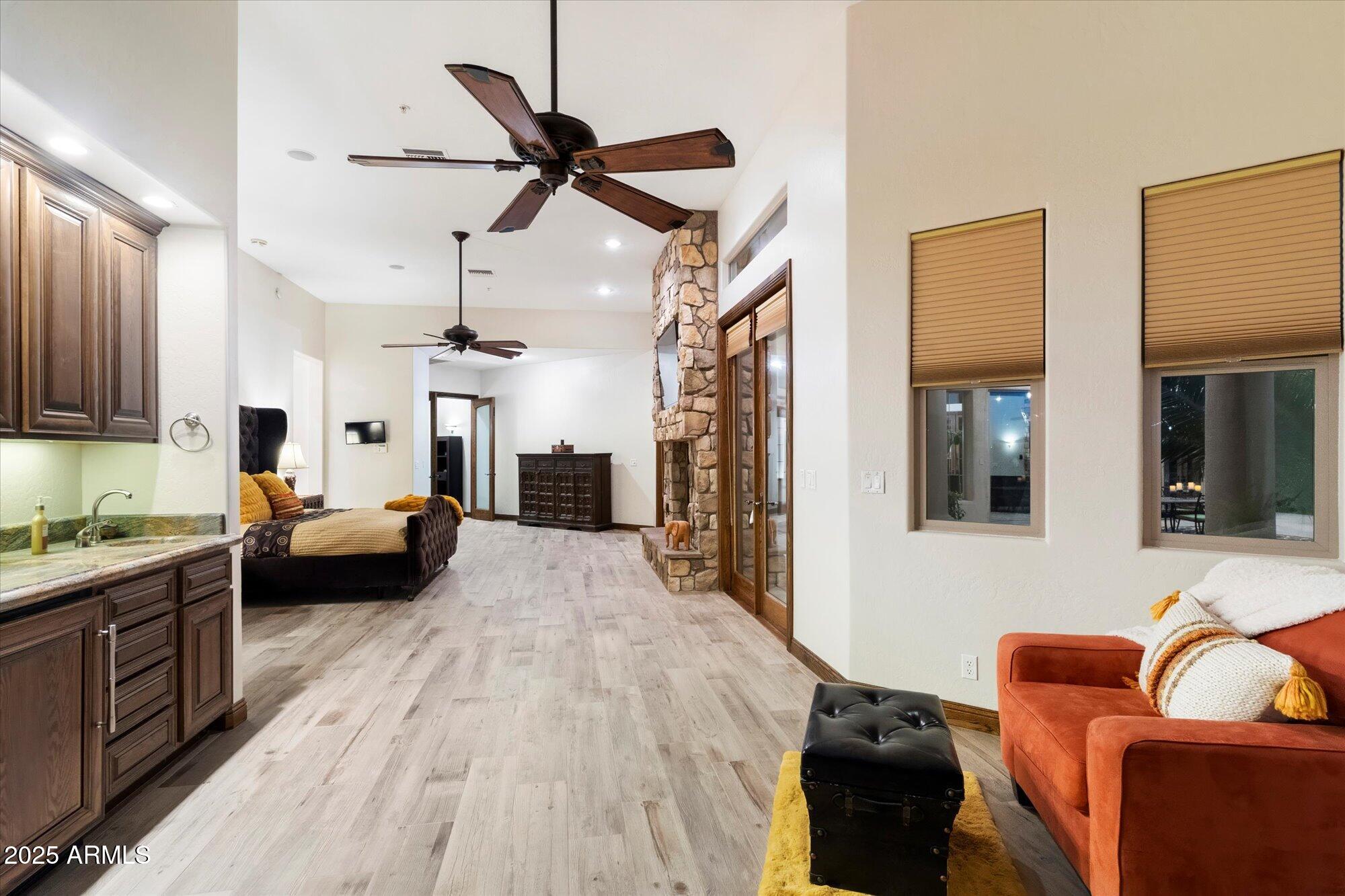 DIXON PLACE - Residential