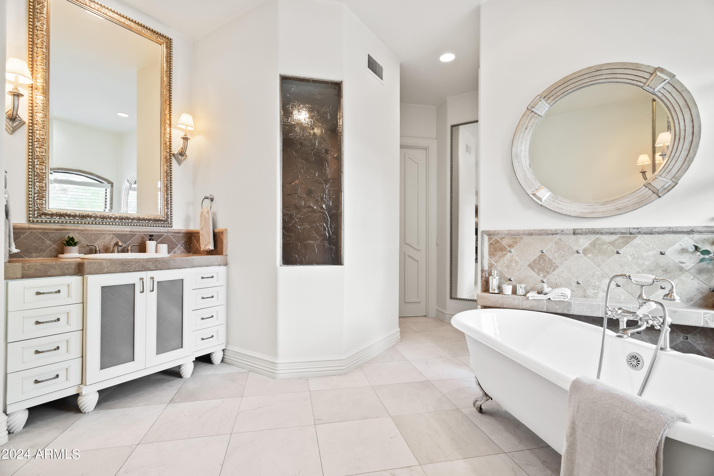 MERRILL CANTATIERRA LOT 1-49 PUT STS IND BEND WASH - Residential