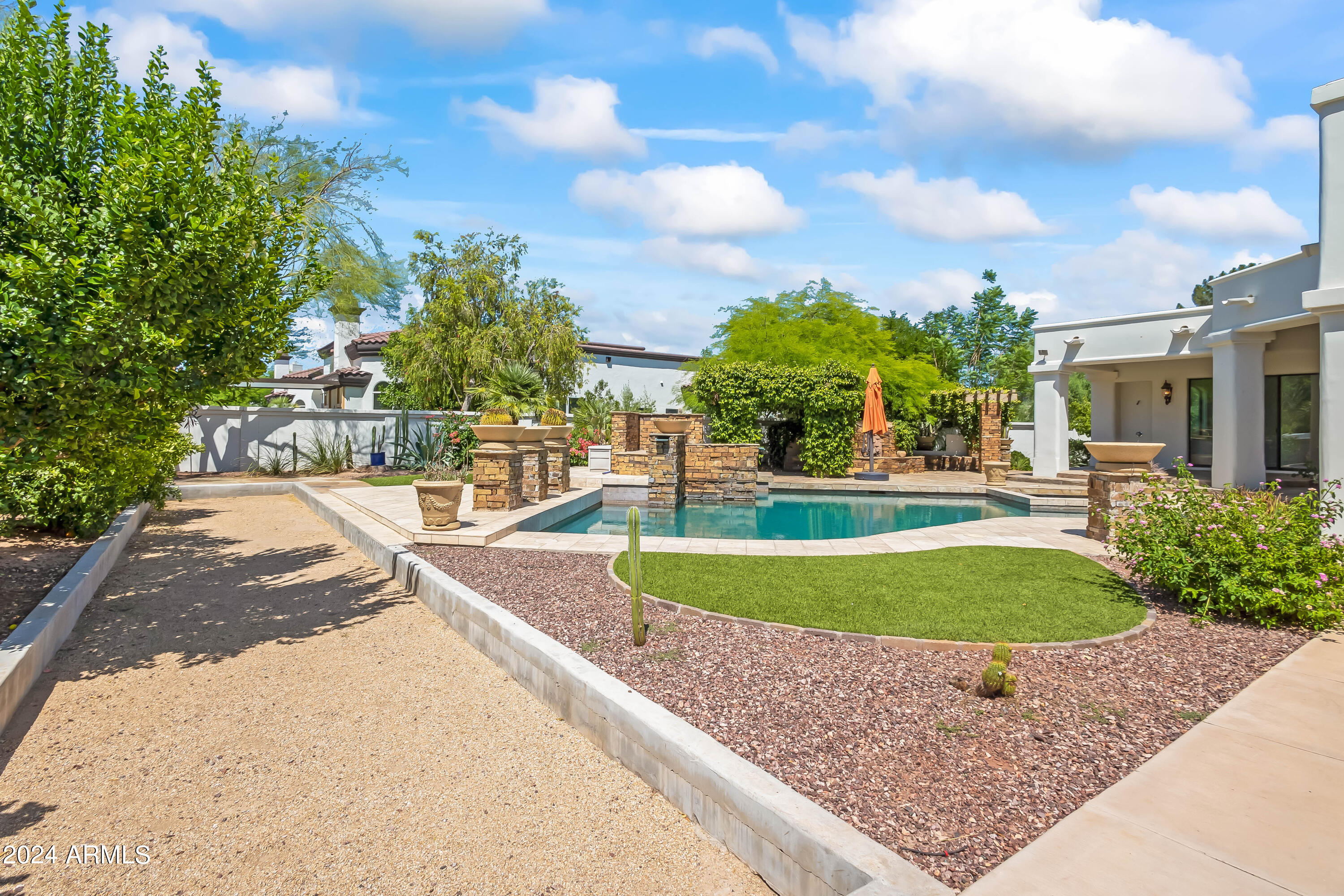 MERRILL CANTATIERRA LOT 1-49 PUT STS IND BEND WASH - Residential