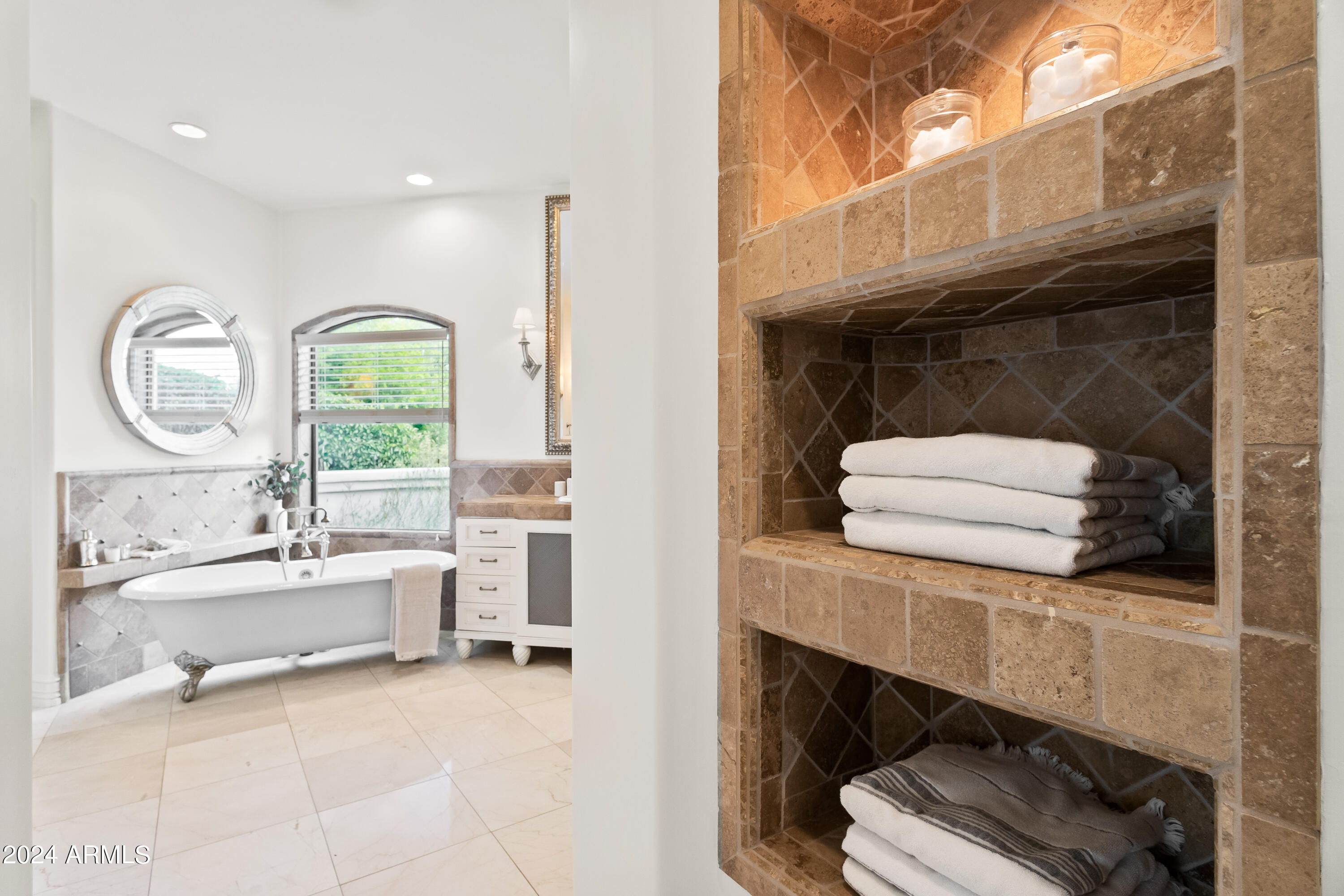 MERRILL CANTATIERRA LOT 1-49 PUT STS IND BEND WASH - Residential