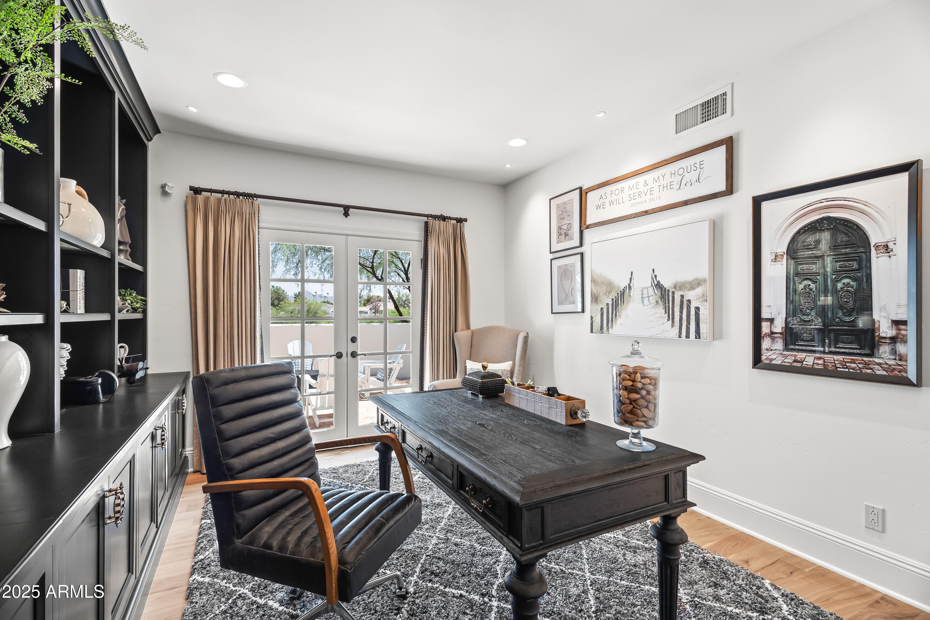CAMELBACK COUNTRY ESTATES UNIT 4 - Residential