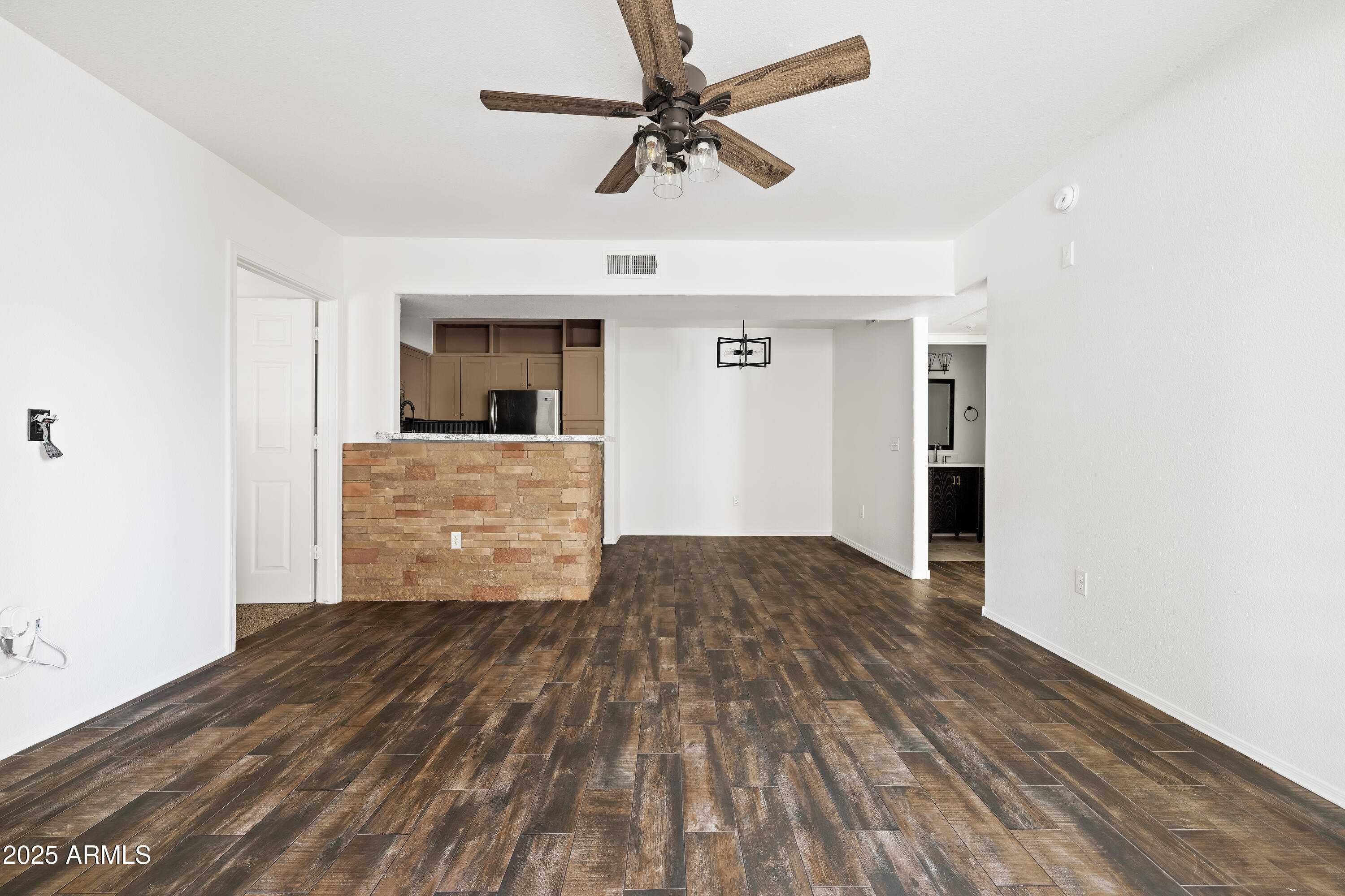 IKON HAYFIELD CONDOMINIUM - Residential