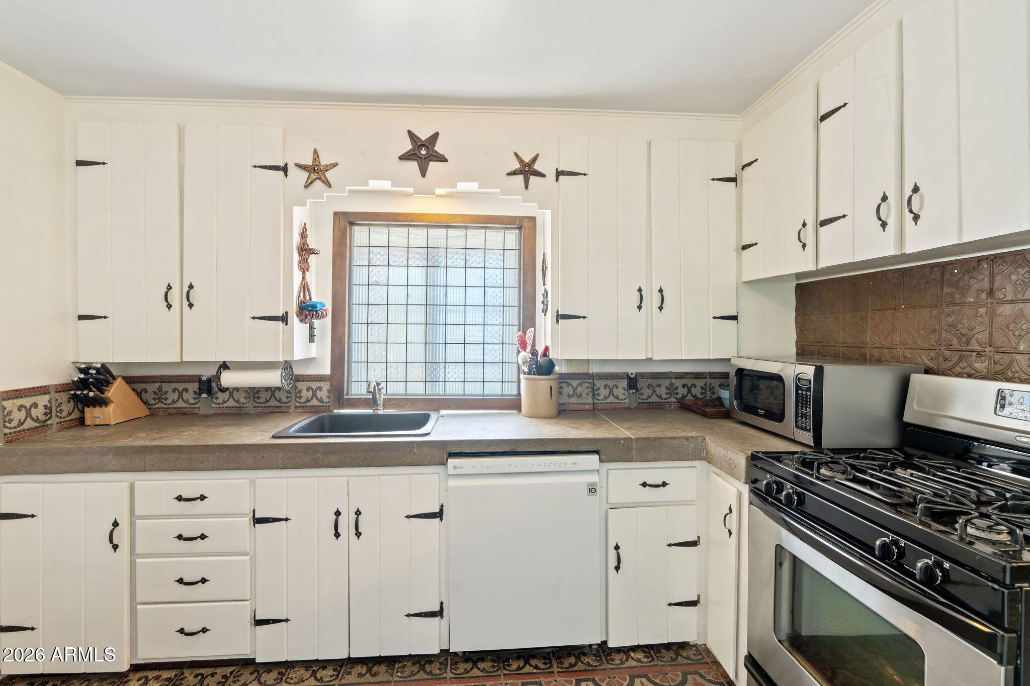 SOUTH MEDLOCK PLACE - Residential
