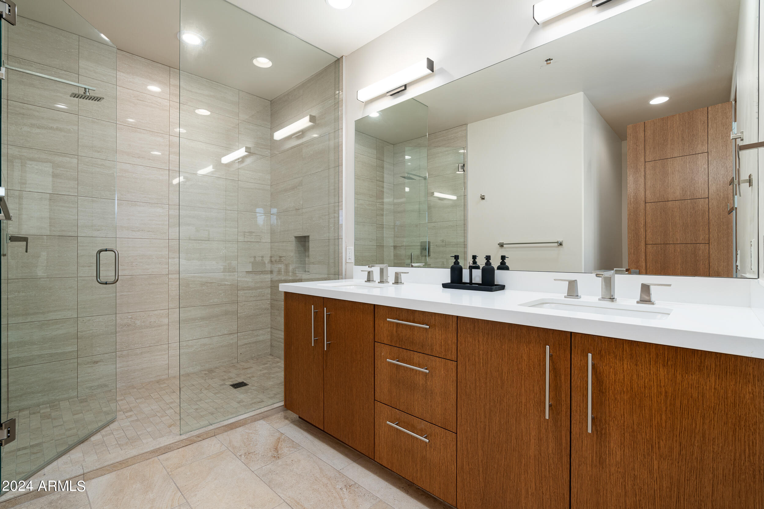 ESTANCIA - Residential