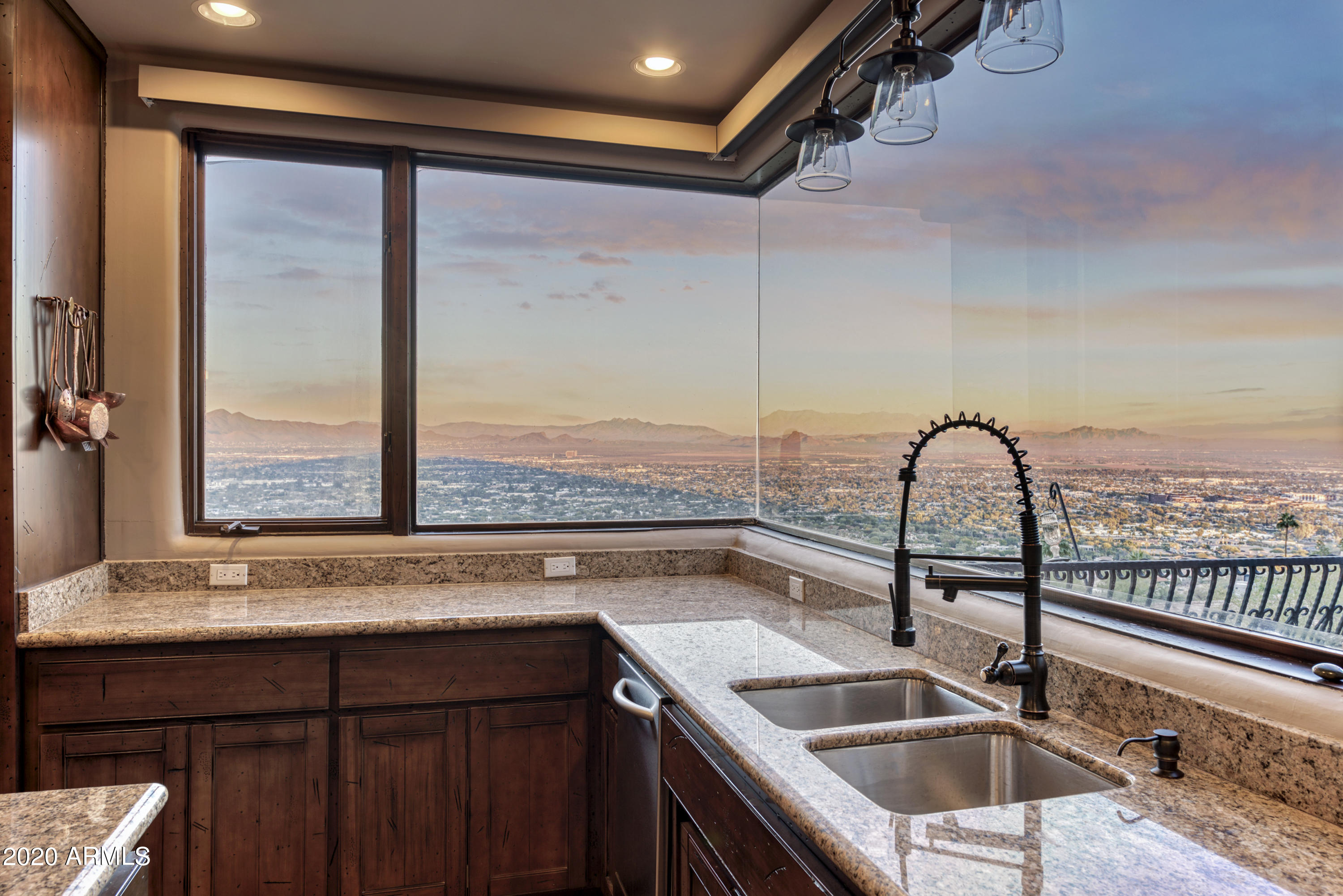 CAMELBACK MOUNTAIN VIEWS - Residential