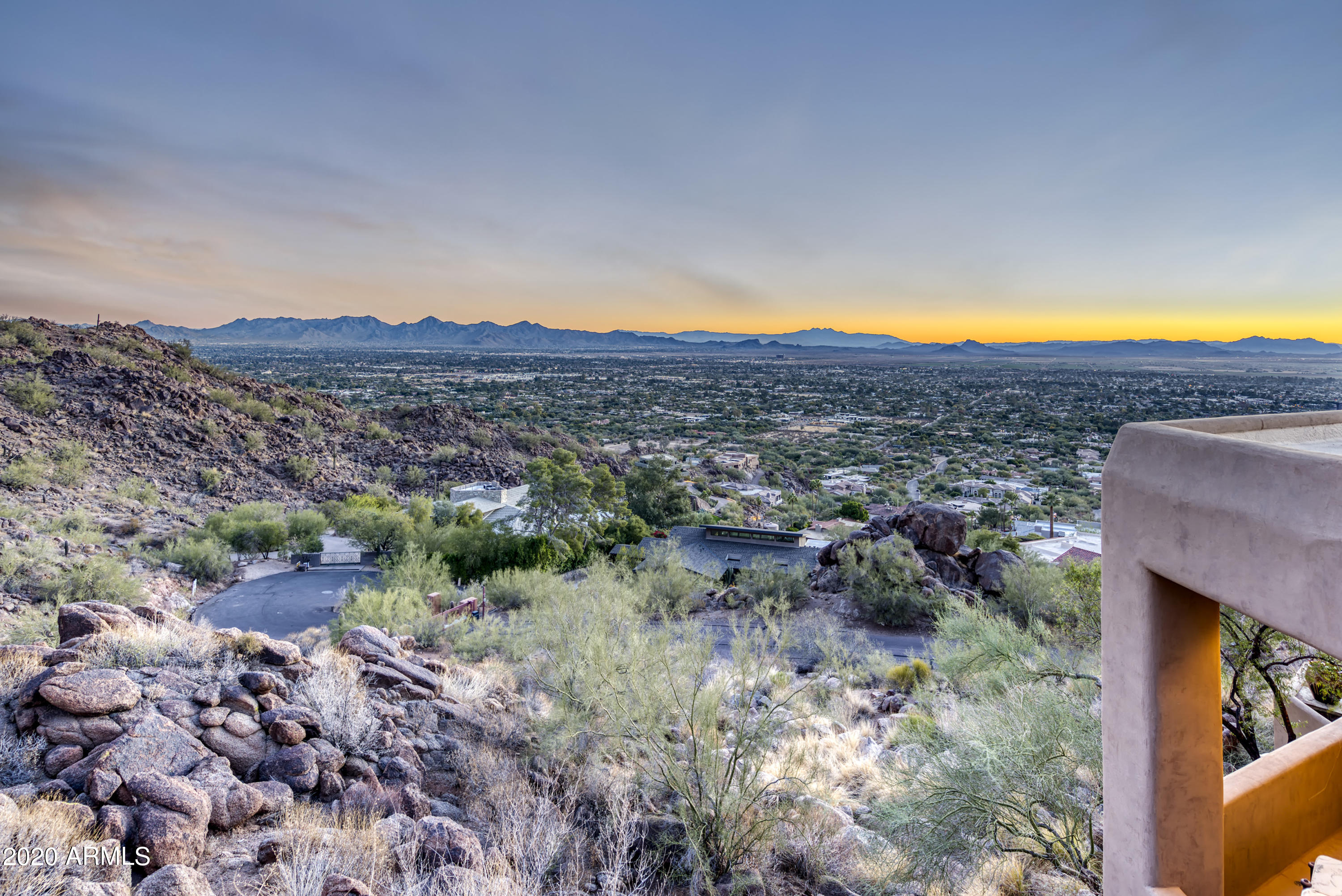 CAMELBACK MOUNTAIN VIEWS - Residential