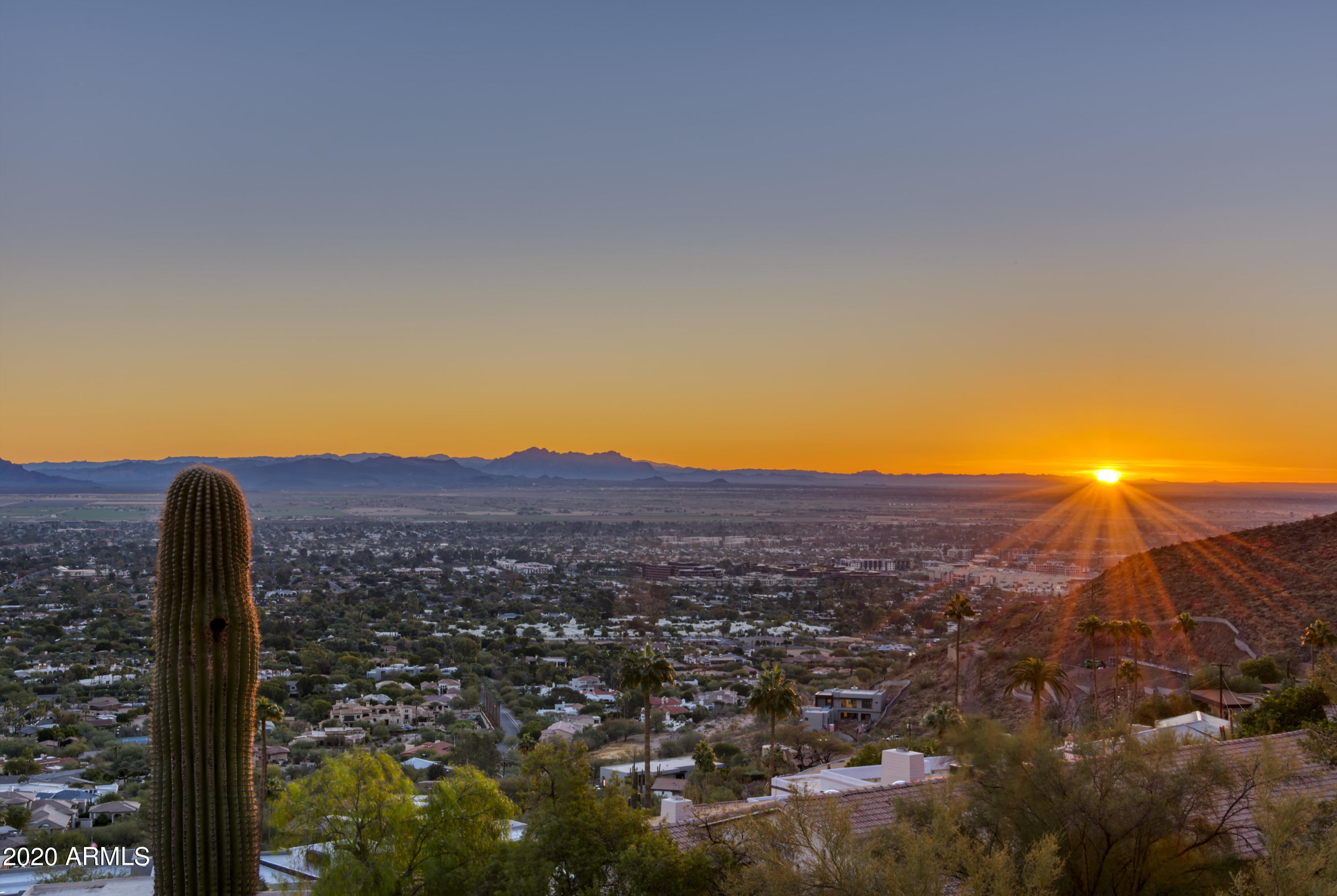 CAMELBACK MOUNTAIN VIEWS - Residential