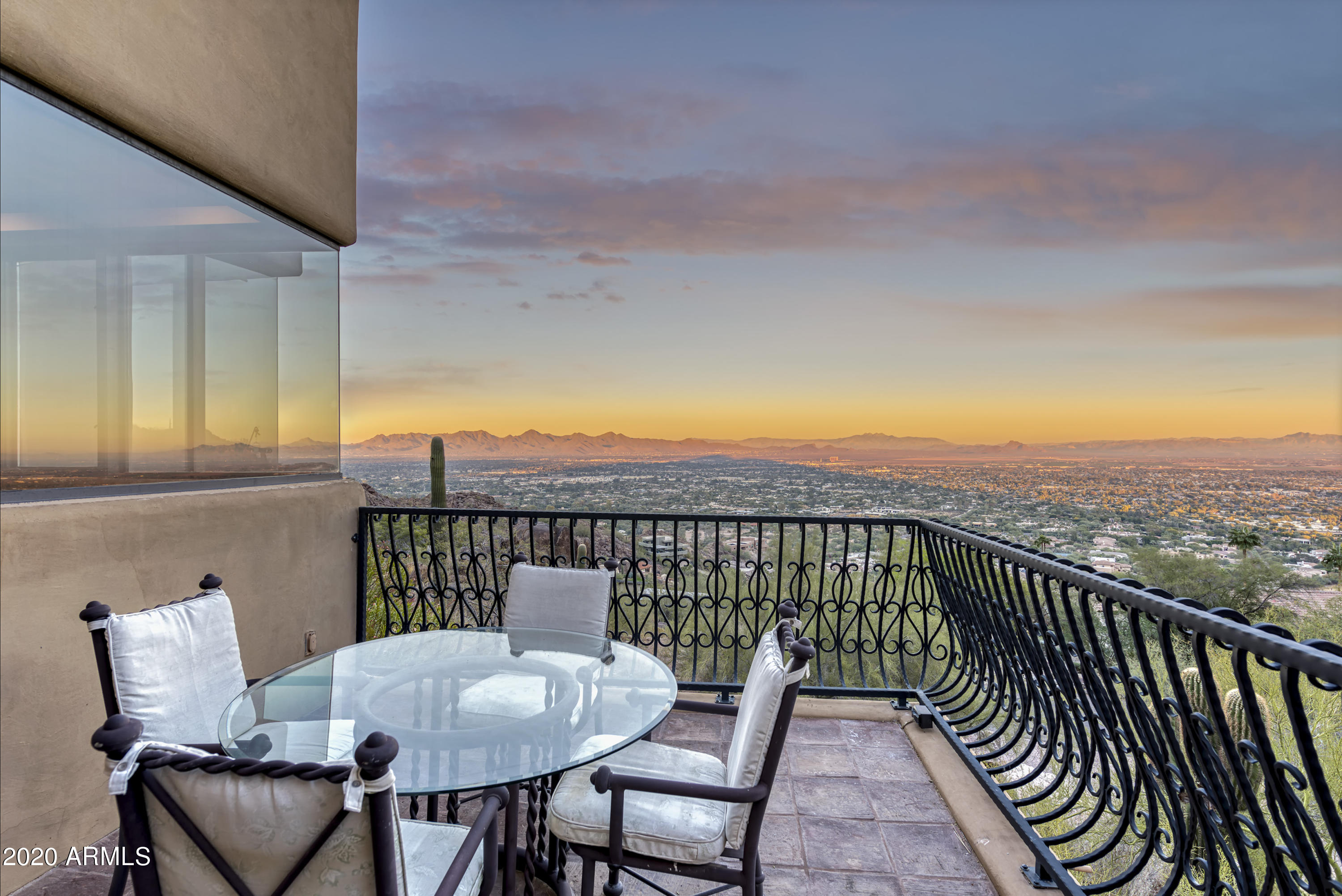 CAMELBACK MOUNTAIN VIEWS - Residential