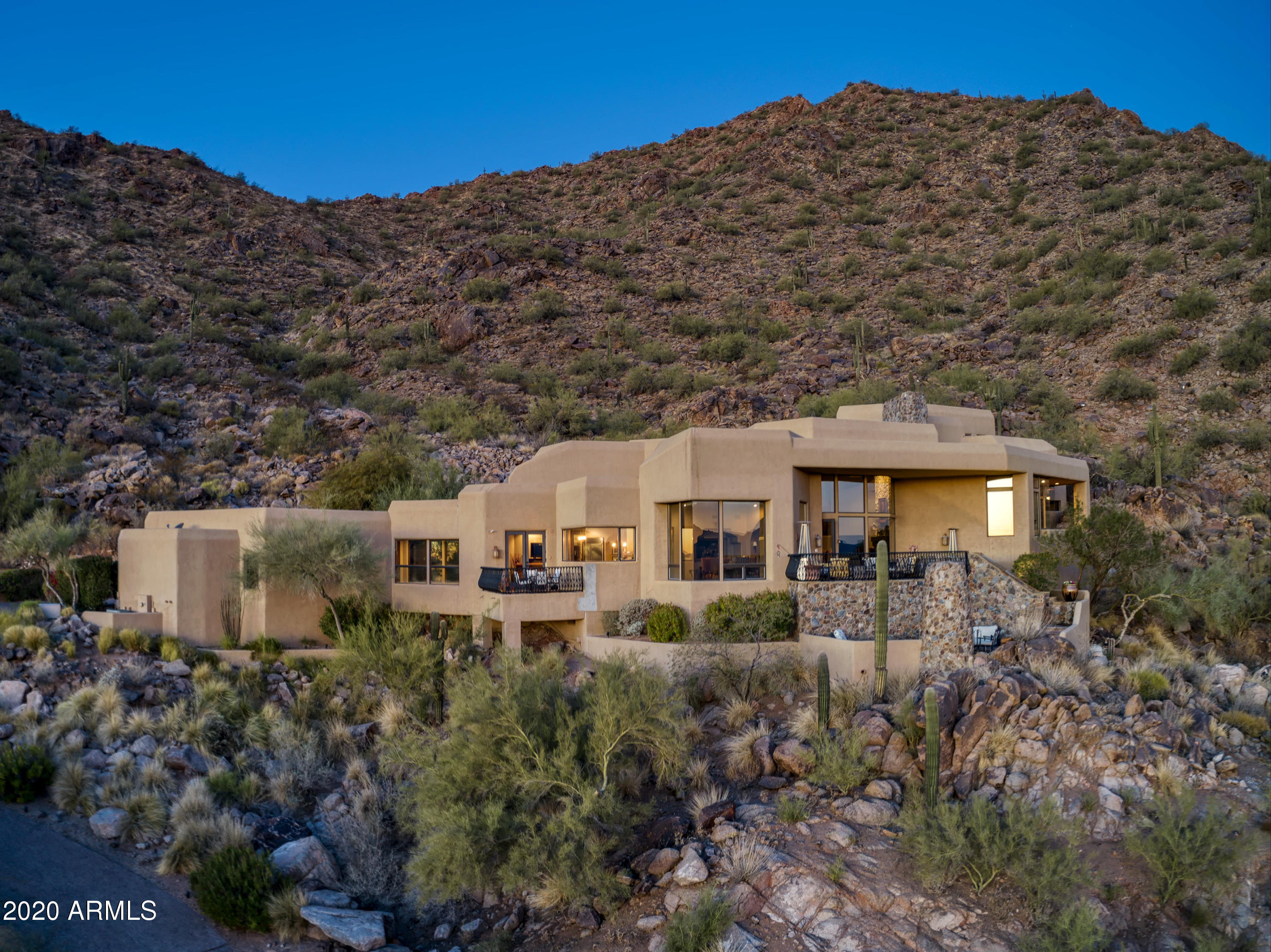 CAMELBACK MOUNTAIN VIEWS - Residential