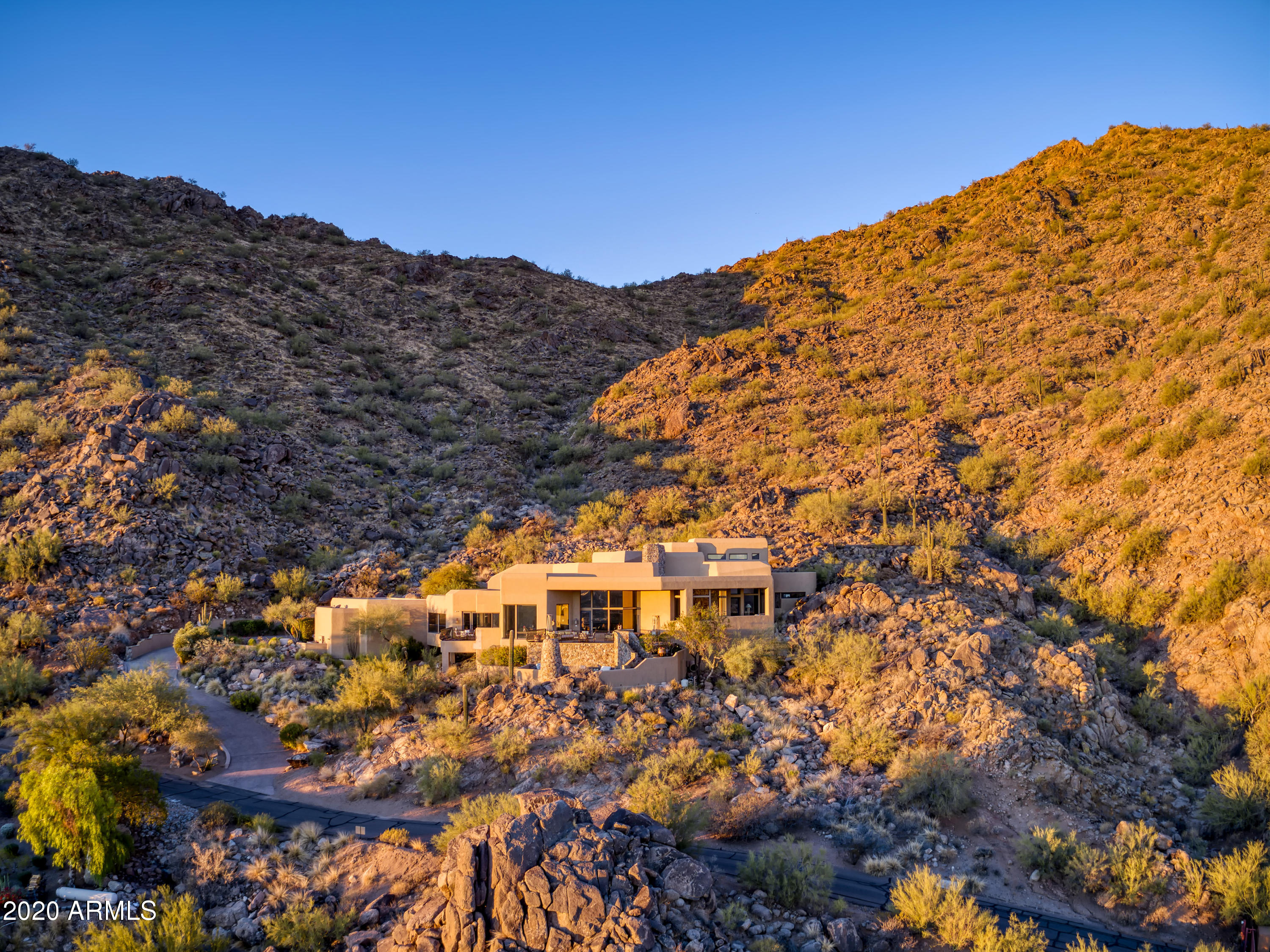 CAMELBACK MOUNTAIN VIEWS - Residential