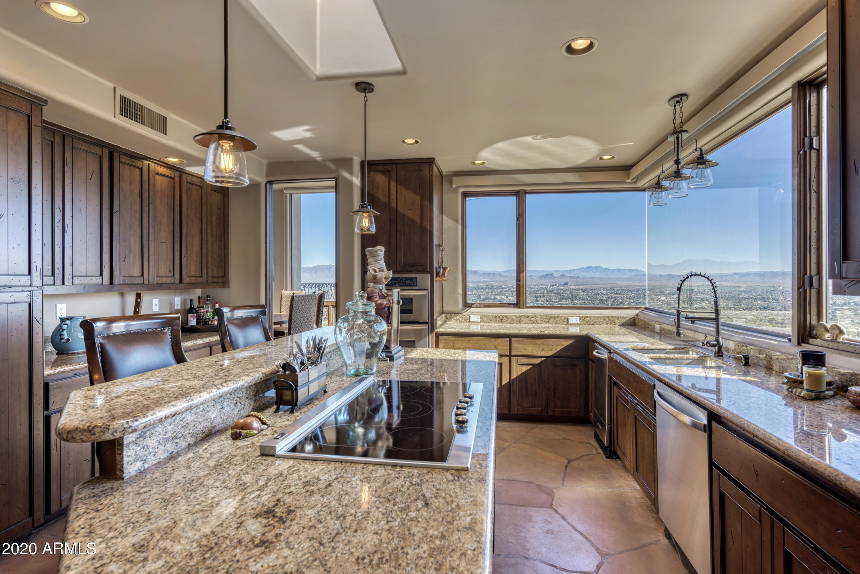 CAMELBACK MOUNTAIN VIEWS - Residential