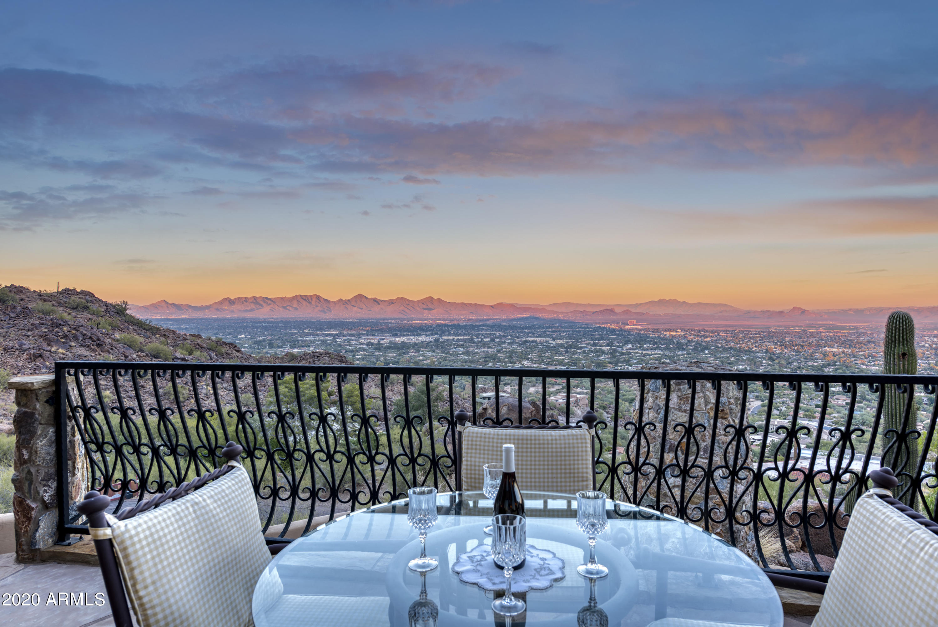 CAMELBACK MOUNTAIN VIEWS - Residential