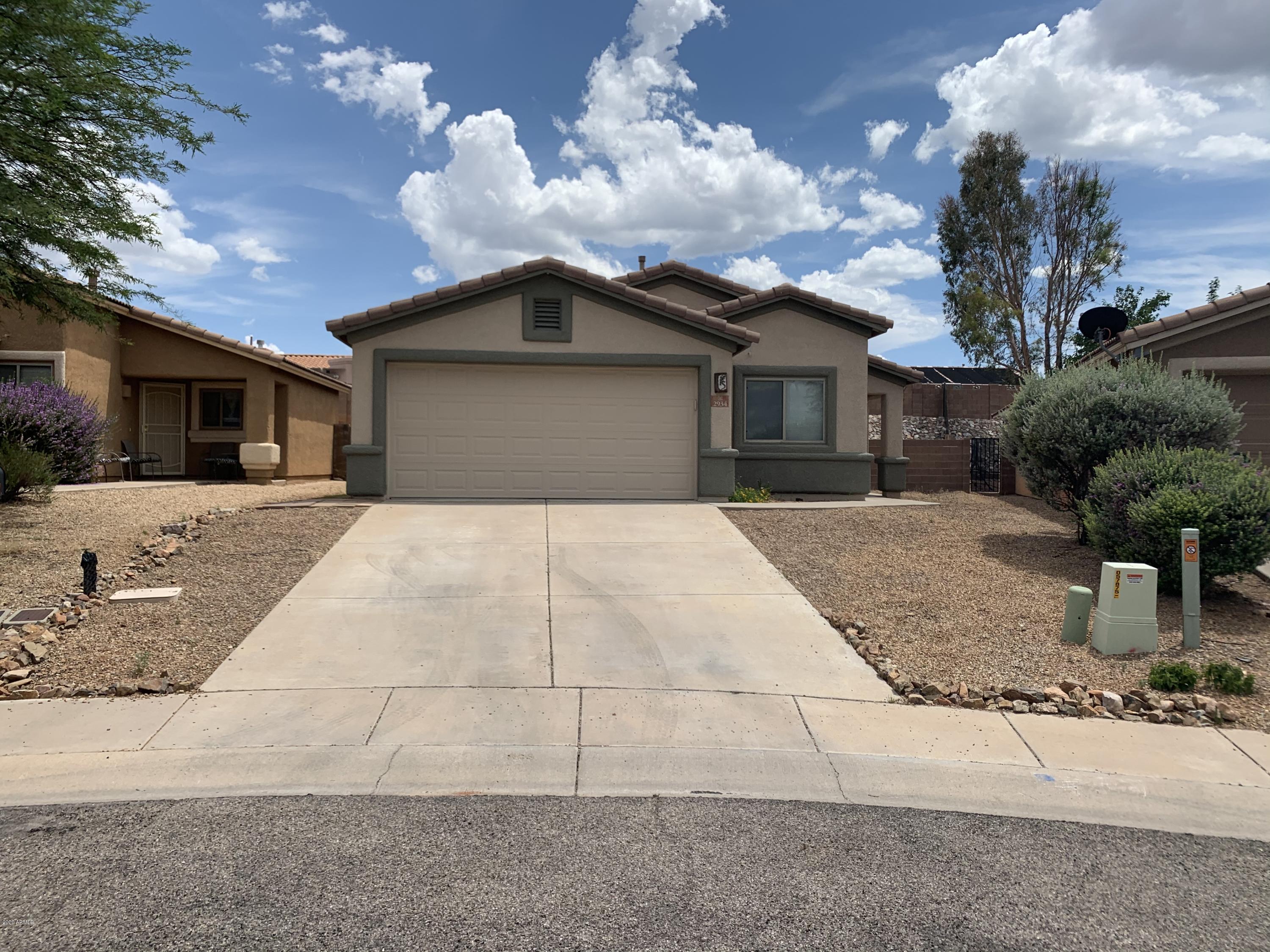 This 3BD/2BA/2CG, 1332 sf rental property located in the Copper Pointe subdivision is not too far from Fort Huachuca, shopping, and schools. It's a clean, cozy home that includes a big living area, low maintenance front and backyards, nice tiled and wood floors, a separate laundry room, and a 2 car garage. This rental home will not last long. Please call to rent today!