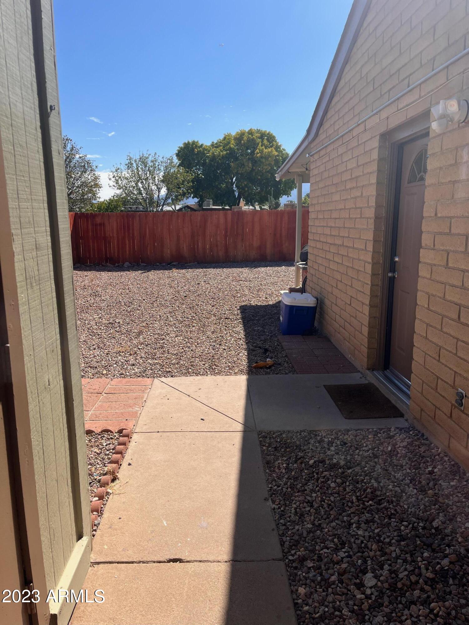 THE MEADOWS - Residential Lease