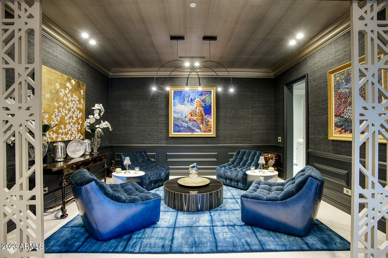 PINNACLE PEAK PLACE - Residential