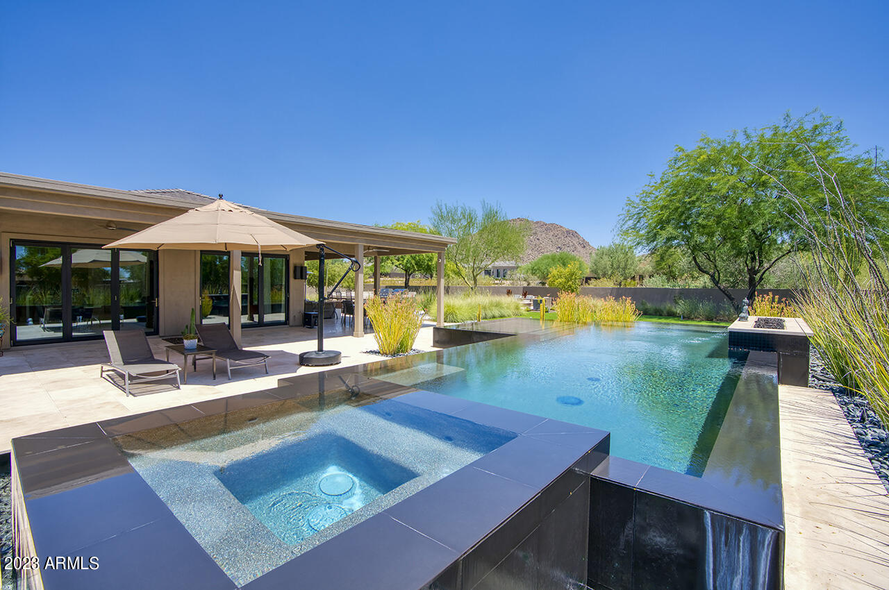 PINNACLE PEAK PLACE - Residential