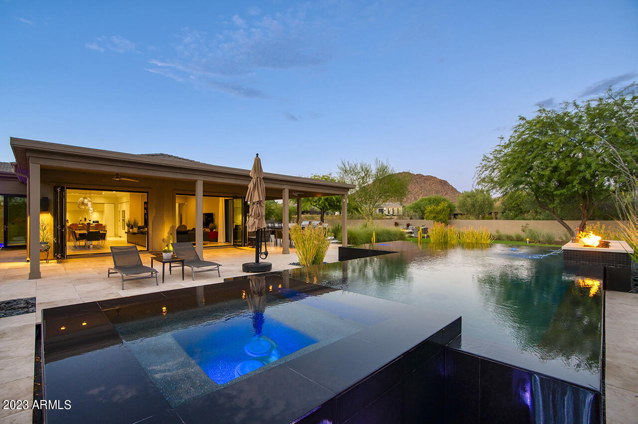 PINNACLE PEAK PLACE - Residential