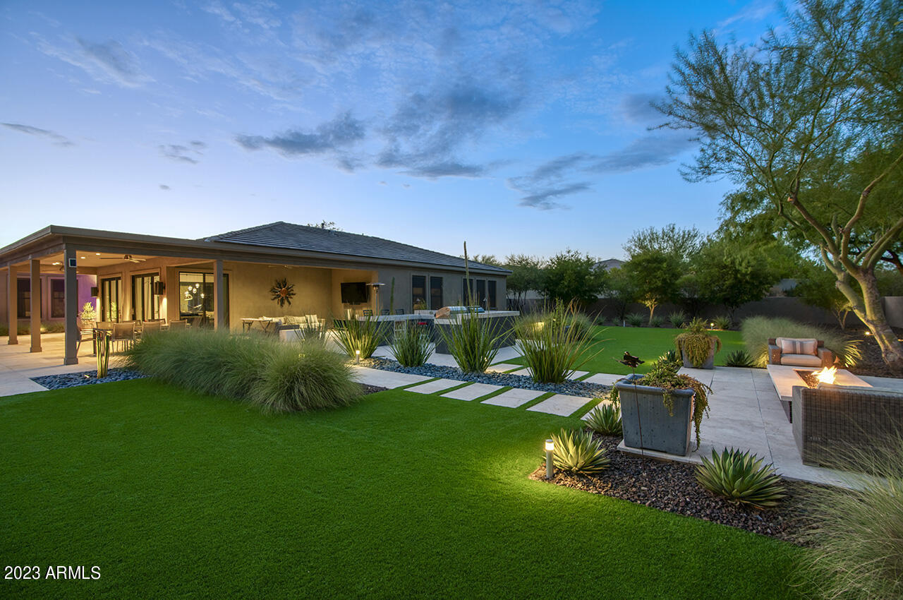 PINNACLE PEAK PLACE - Residential