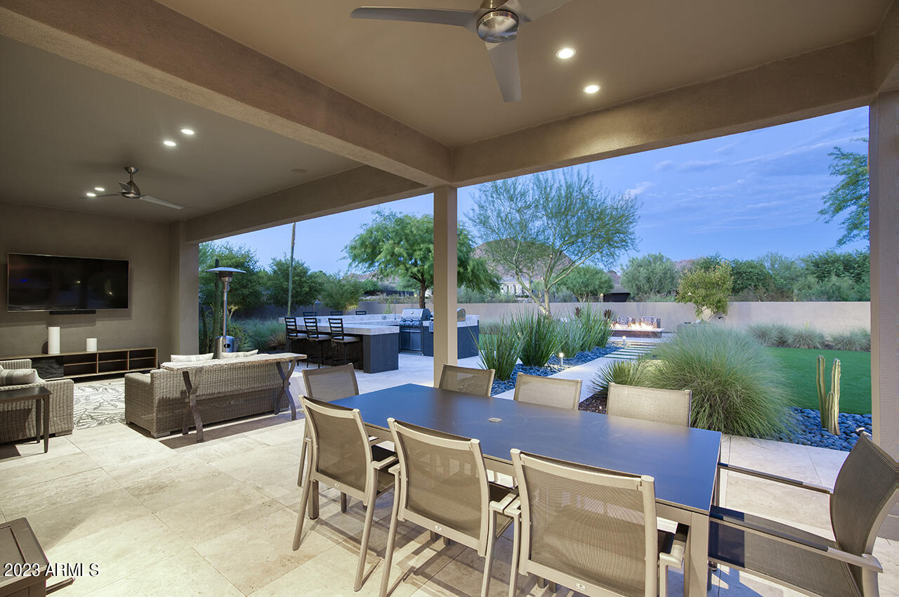 PINNACLE PEAK PLACE - Residential