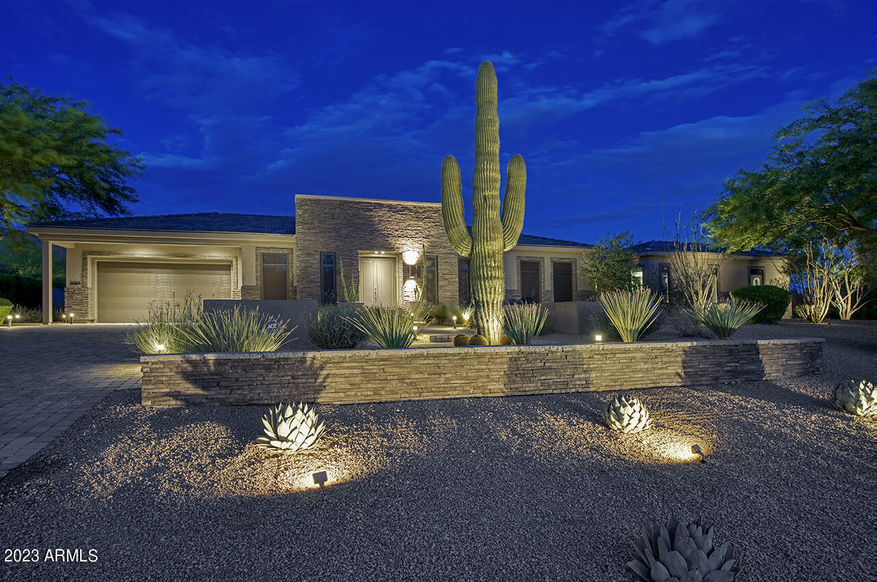 PINNACLE PEAK PLACE - Residential