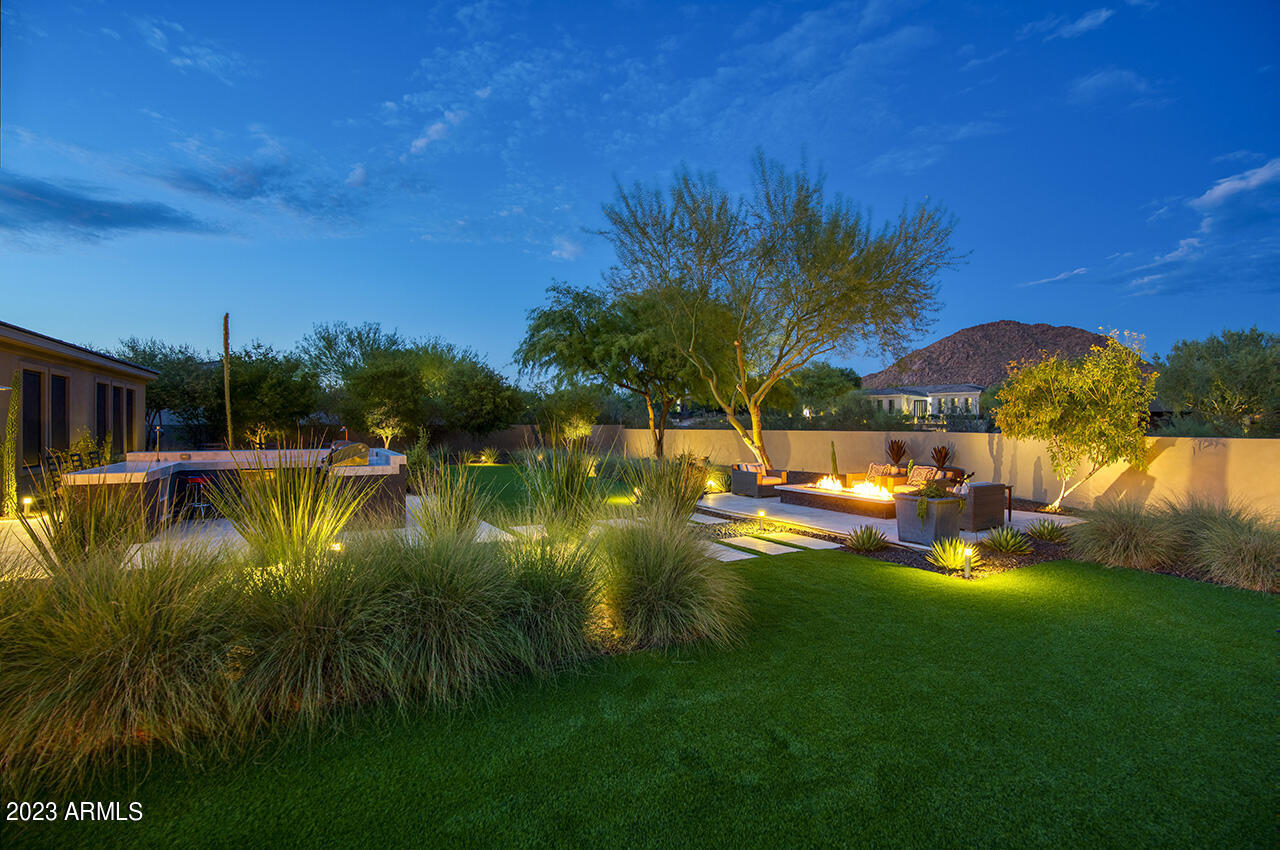 PINNACLE PEAK PLACE - Residential