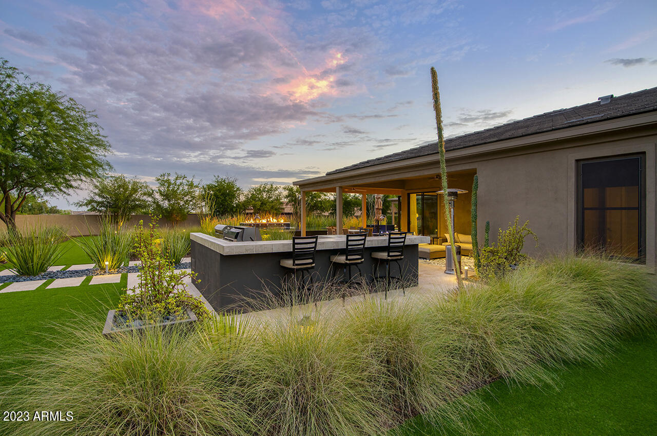 PINNACLE PEAK PLACE - Residential