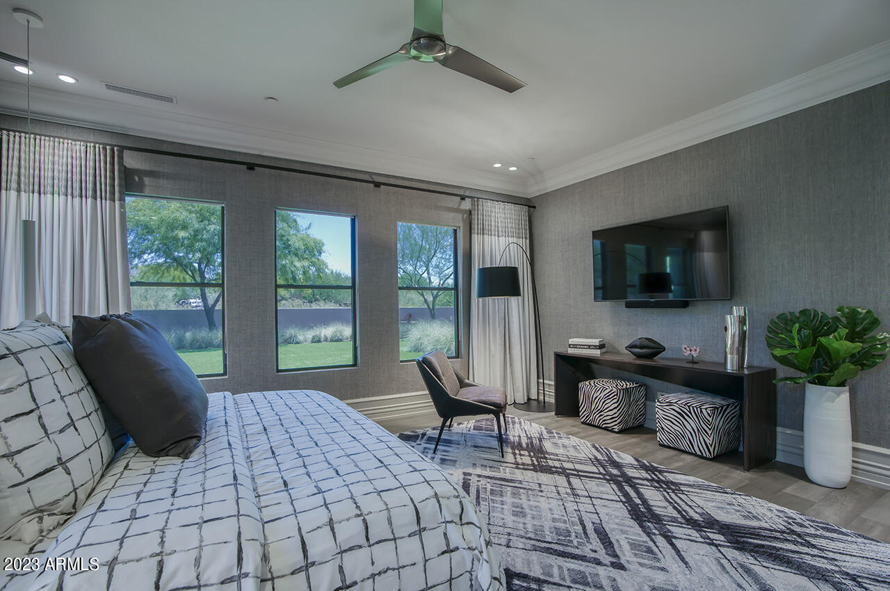 PINNACLE PEAK PLACE - Residential
