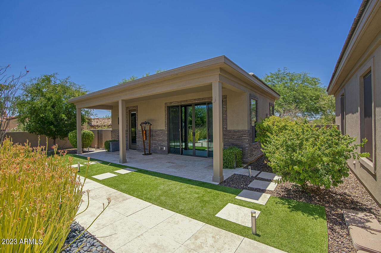 PINNACLE PEAK PLACE - Residential