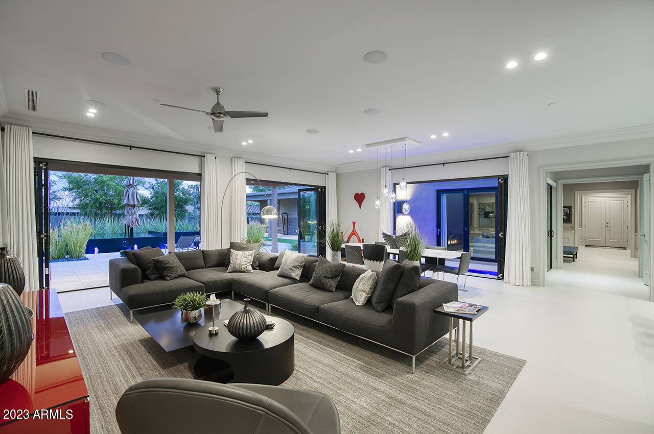 PINNACLE PEAK PLACE - Residential