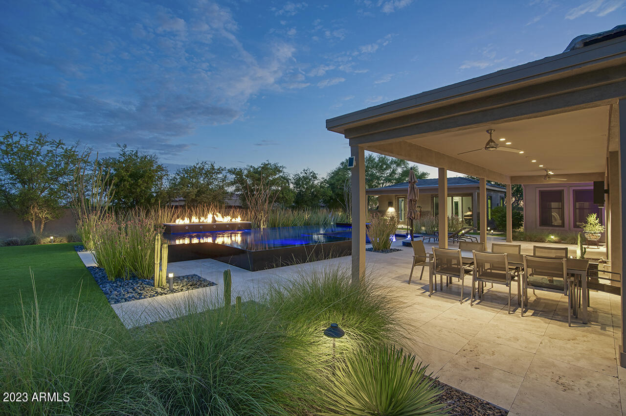 PINNACLE PEAK PLACE - Residential