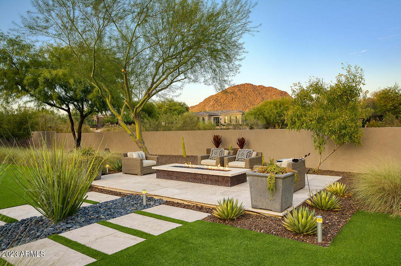 PINNACLE PEAK PLACE - Residential