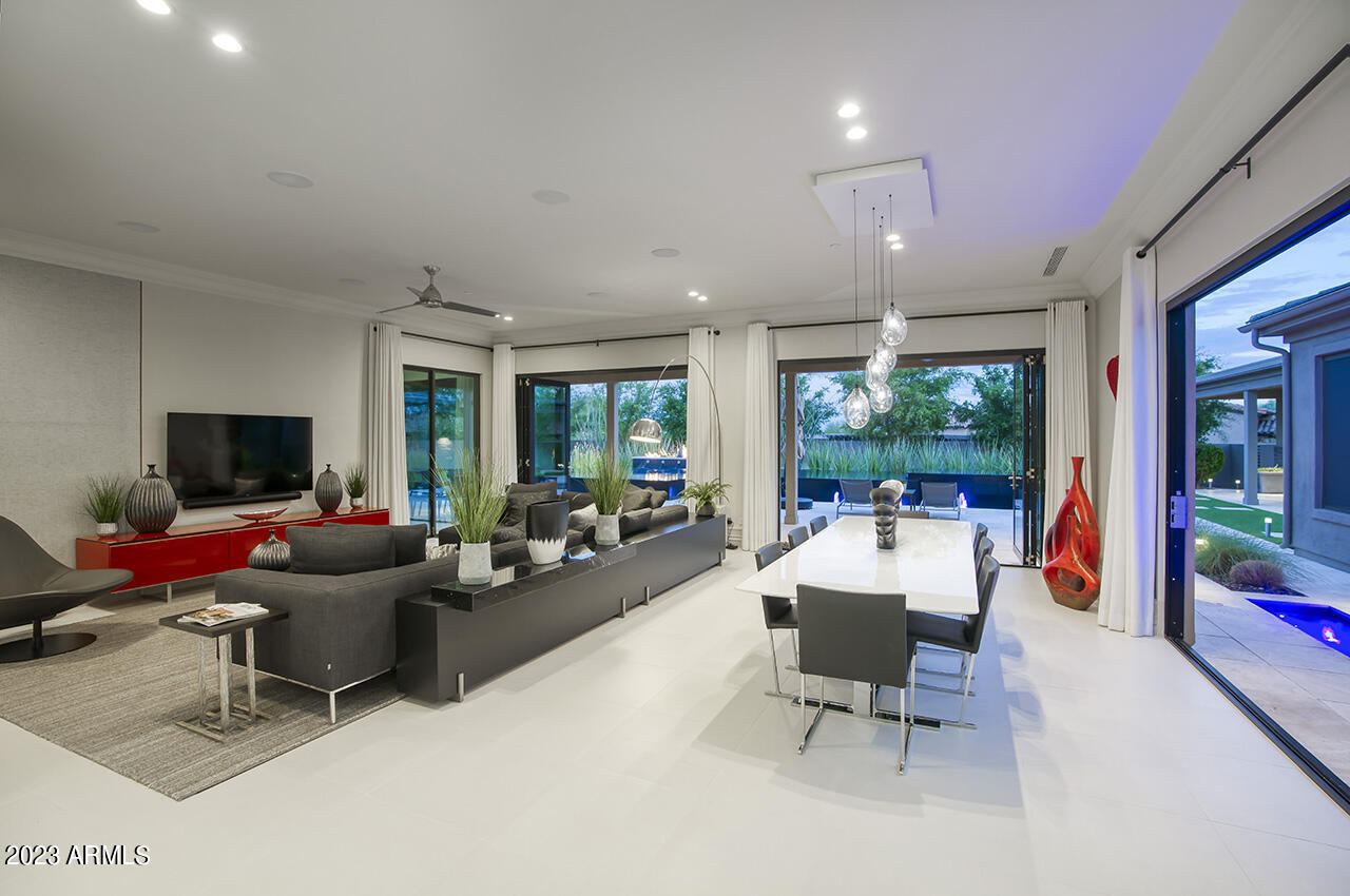 PINNACLE PEAK PLACE - Residential