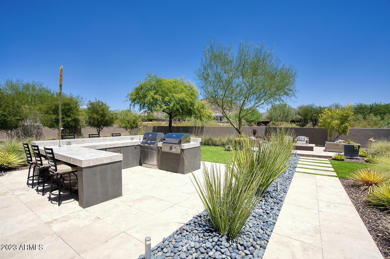 PINNACLE PEAK PLACE - Residential