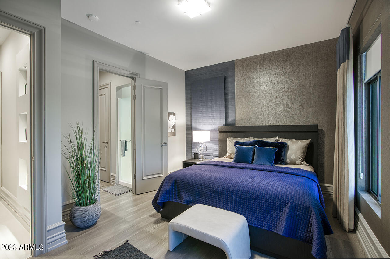 PINNACLE PEAK PLACE - Residential