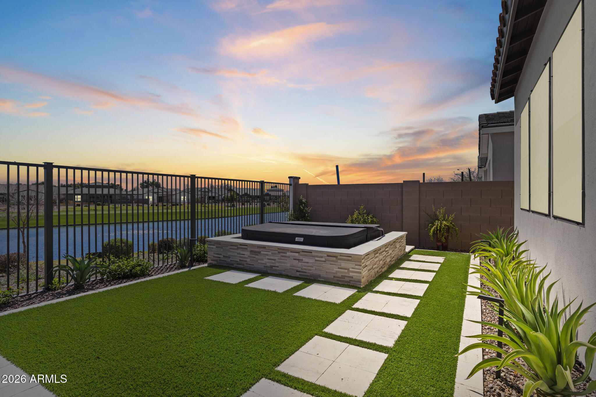 STERLING GROVE - Residential