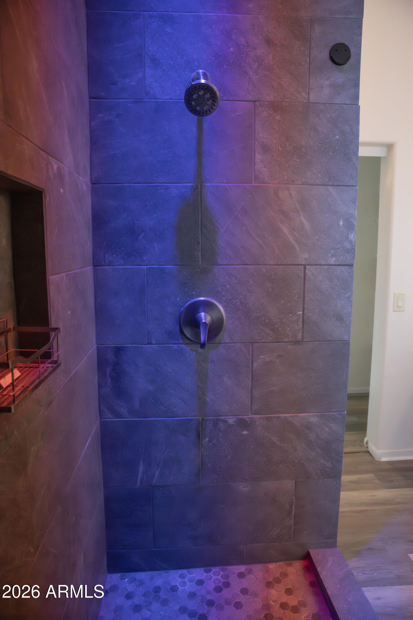 REFLECTIONS VALIENTE - Residential